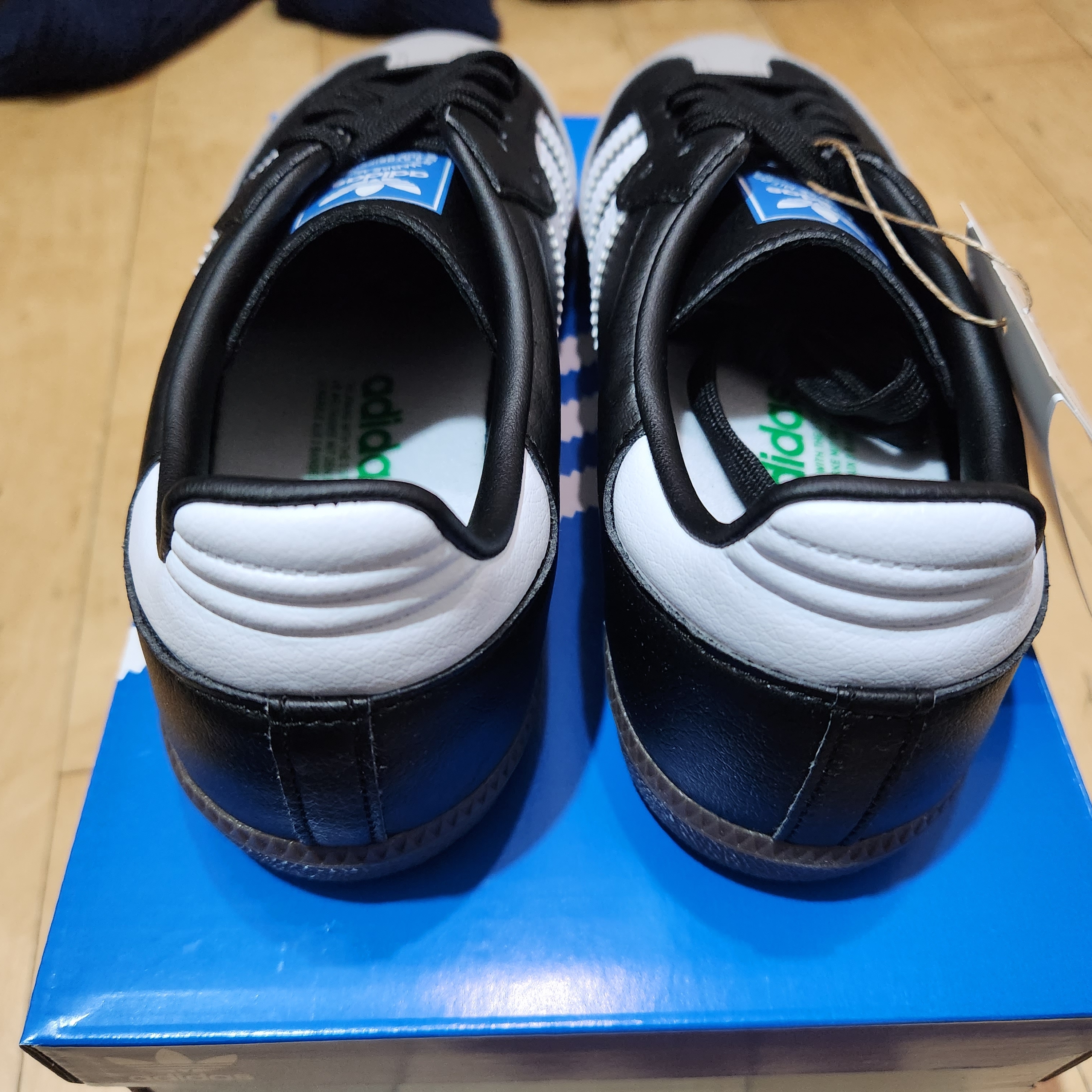 Adidas Samba Vegan Black White 착용 스타일 - 3
