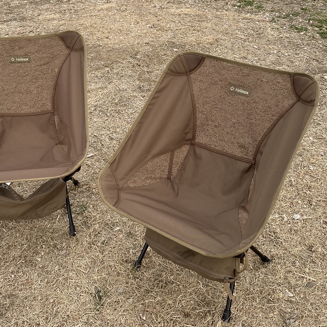 Helinox Chair One Coyote Tan 착용 스타일