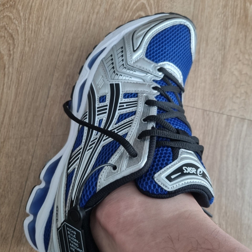Asics Gel-Kayano 14 Monaco Blue Black 착용 스타일
