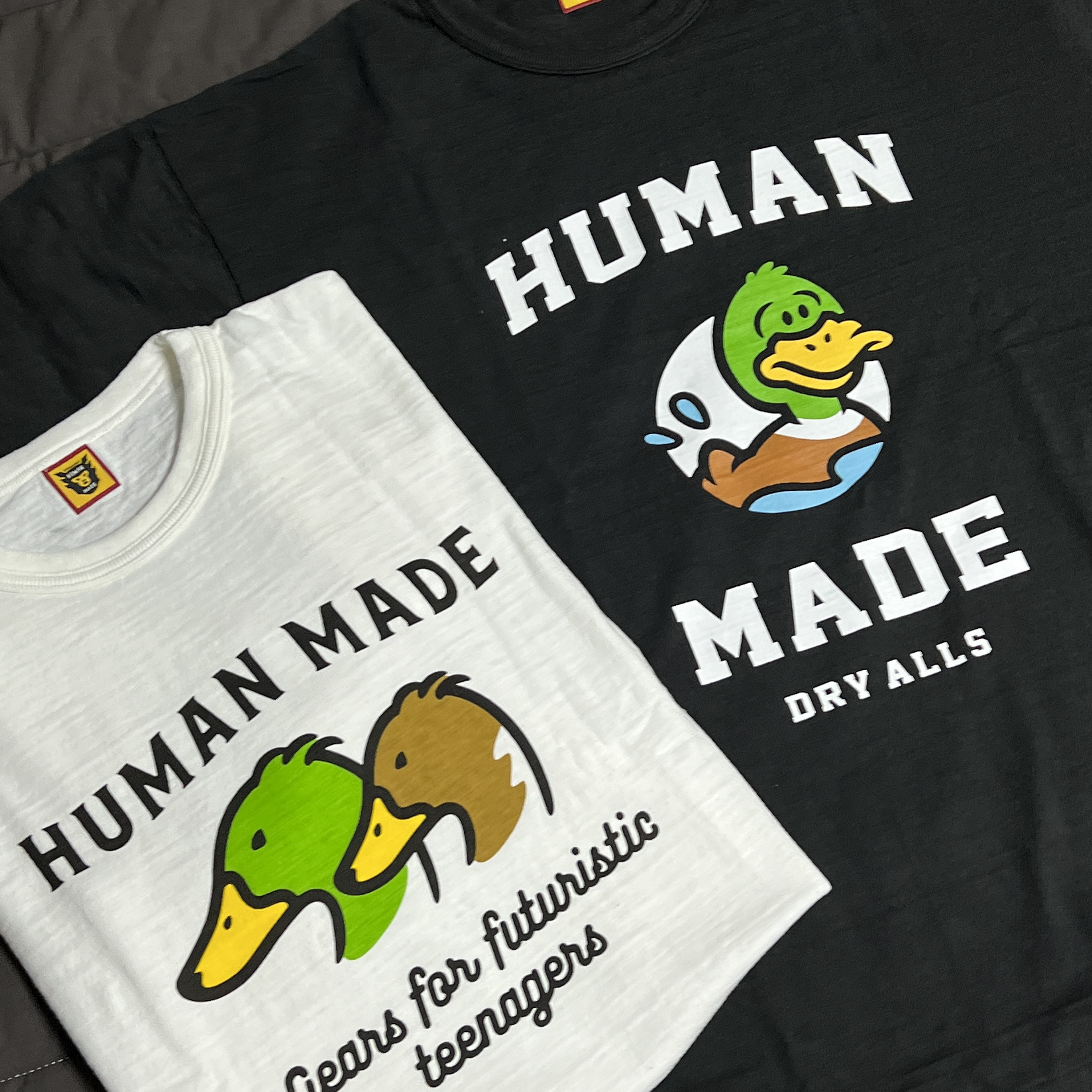 Human Made #2311 T-Shirt Black, Human Made #2305 T-Shirt White 착용 스타일