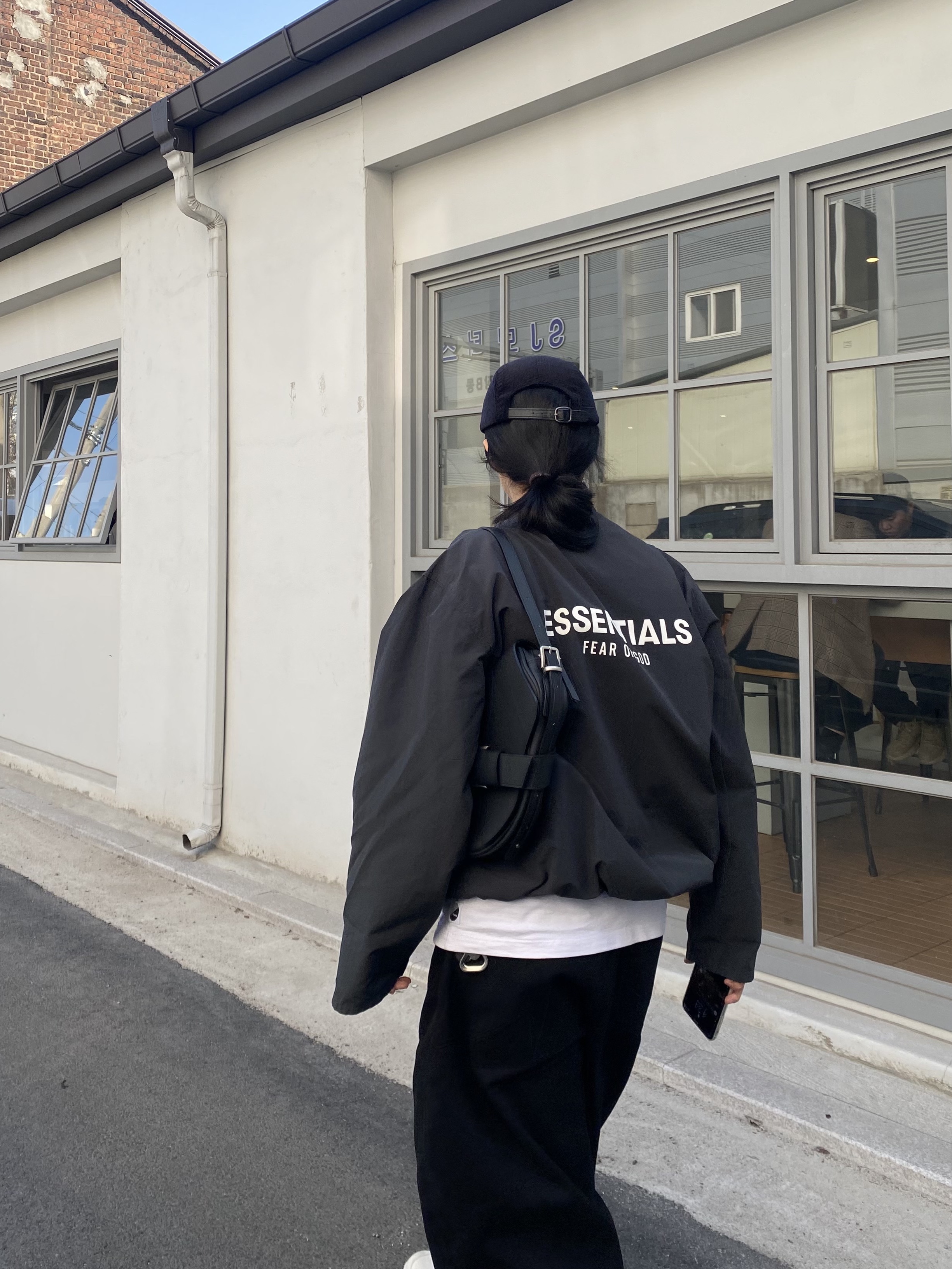 Supreme Corduroy Camp Cap Black - 22FW, Essentials Coaches Jacket Iron - 22SS 착용 스타일 - 3