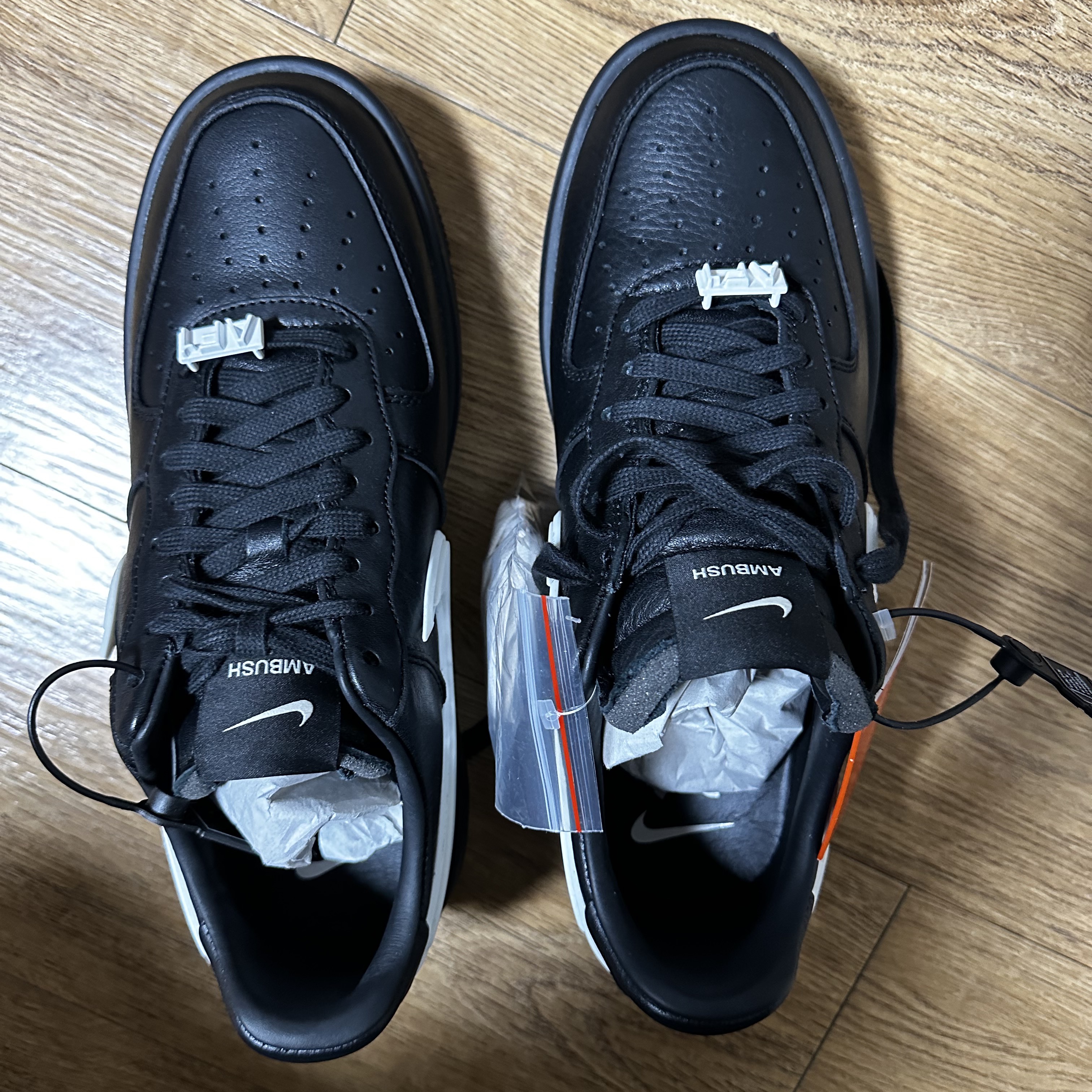 Nike x Ambush Air Force 1 Low SP Black, Maison Mihara Yasuhiro Blakey OG Sole Leather Low-top Sneakers Black 착용 스타일 - 3