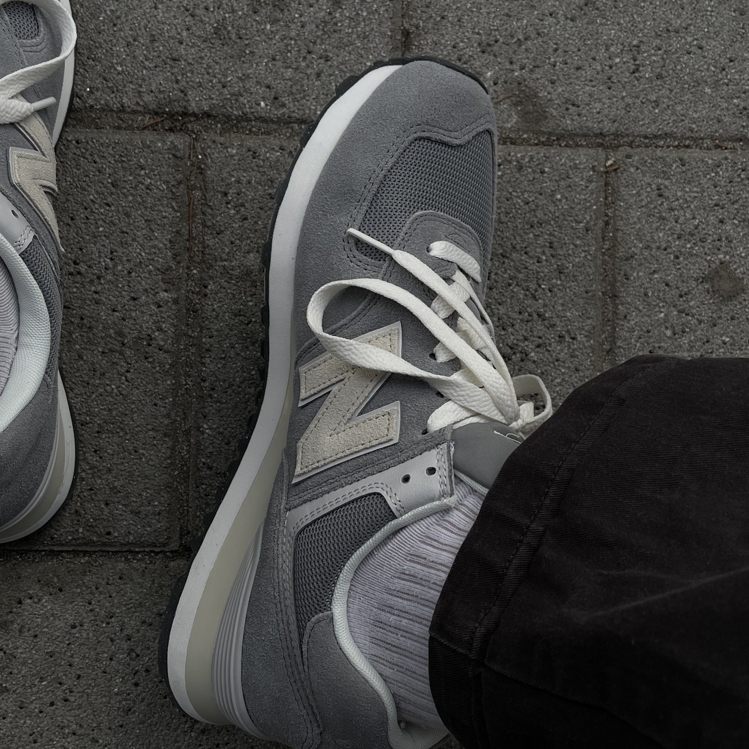 New Balance 574 Classics Reimagined Gray 착용 스타일