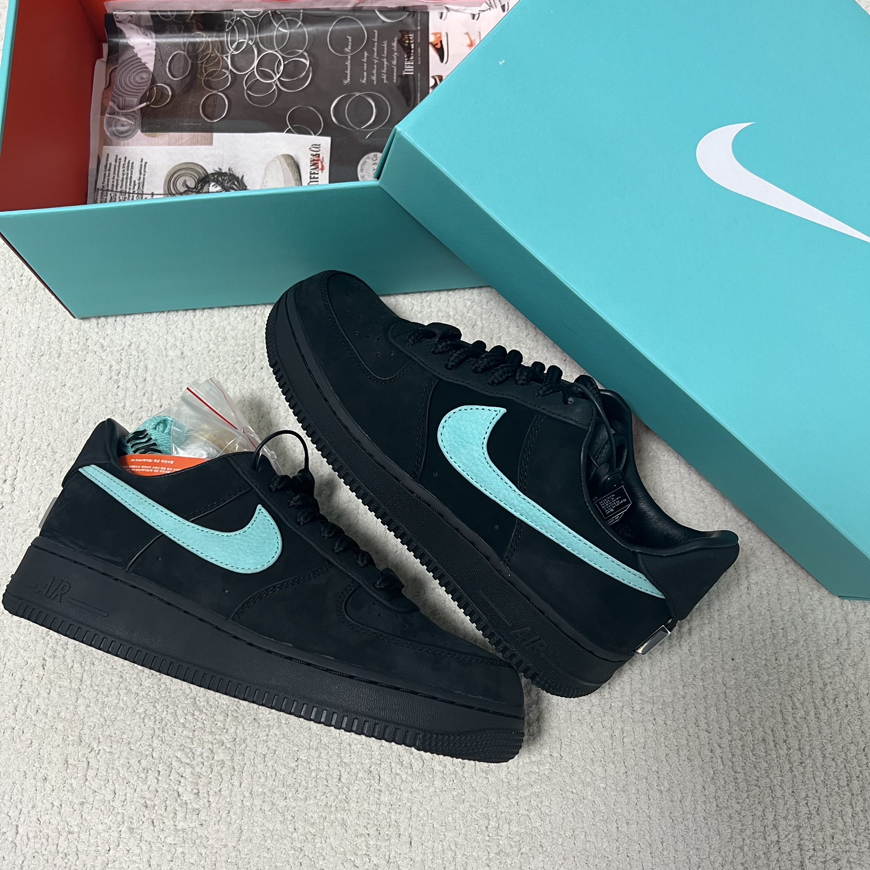 Nike x Tiffany & Co. Air Force 1 Low SP 1837 착용 스타일