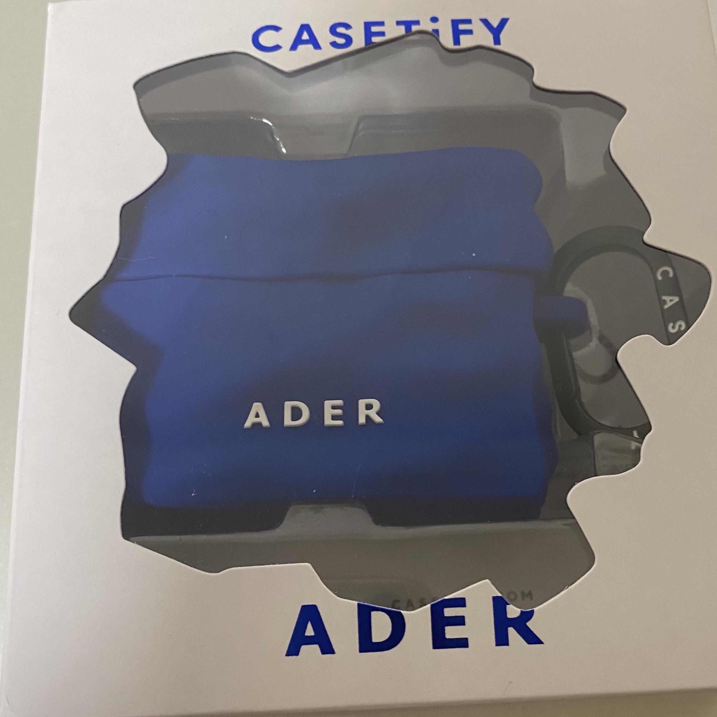 Casetify x Ader Error AirPods Pro Case 착용 스타일