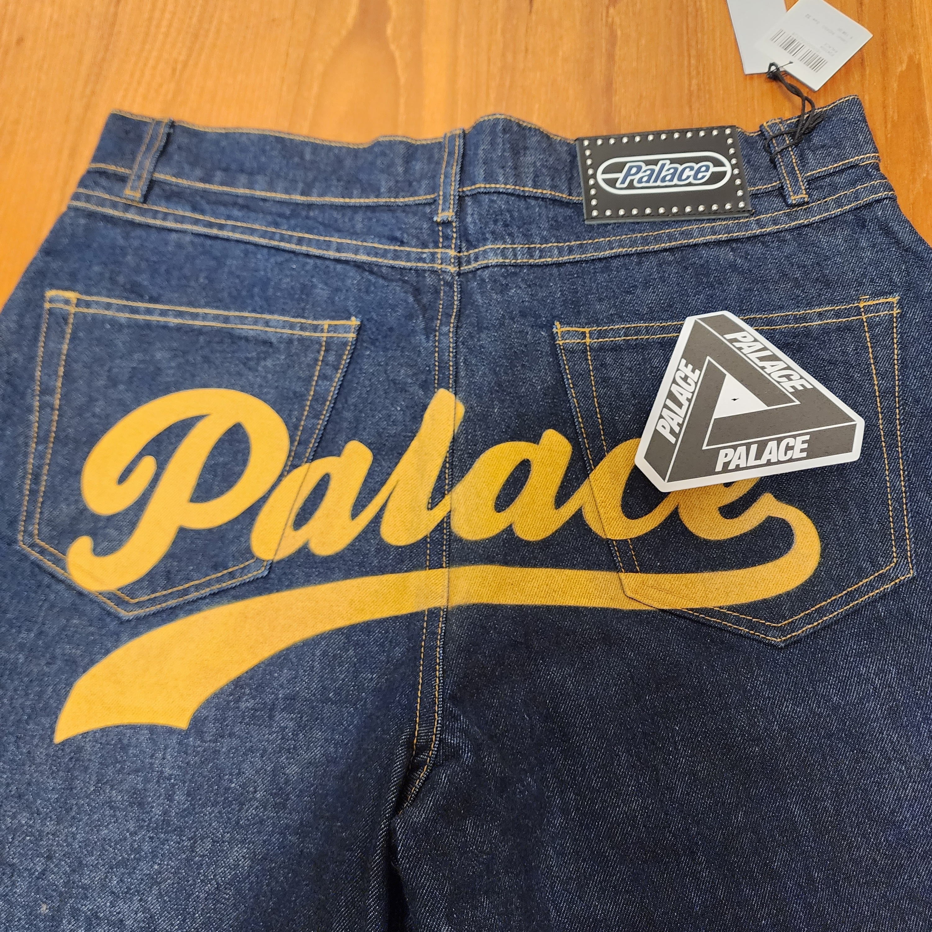 Palace Chain Script Jean Indigo - 23SS 착용 스타일 - 3