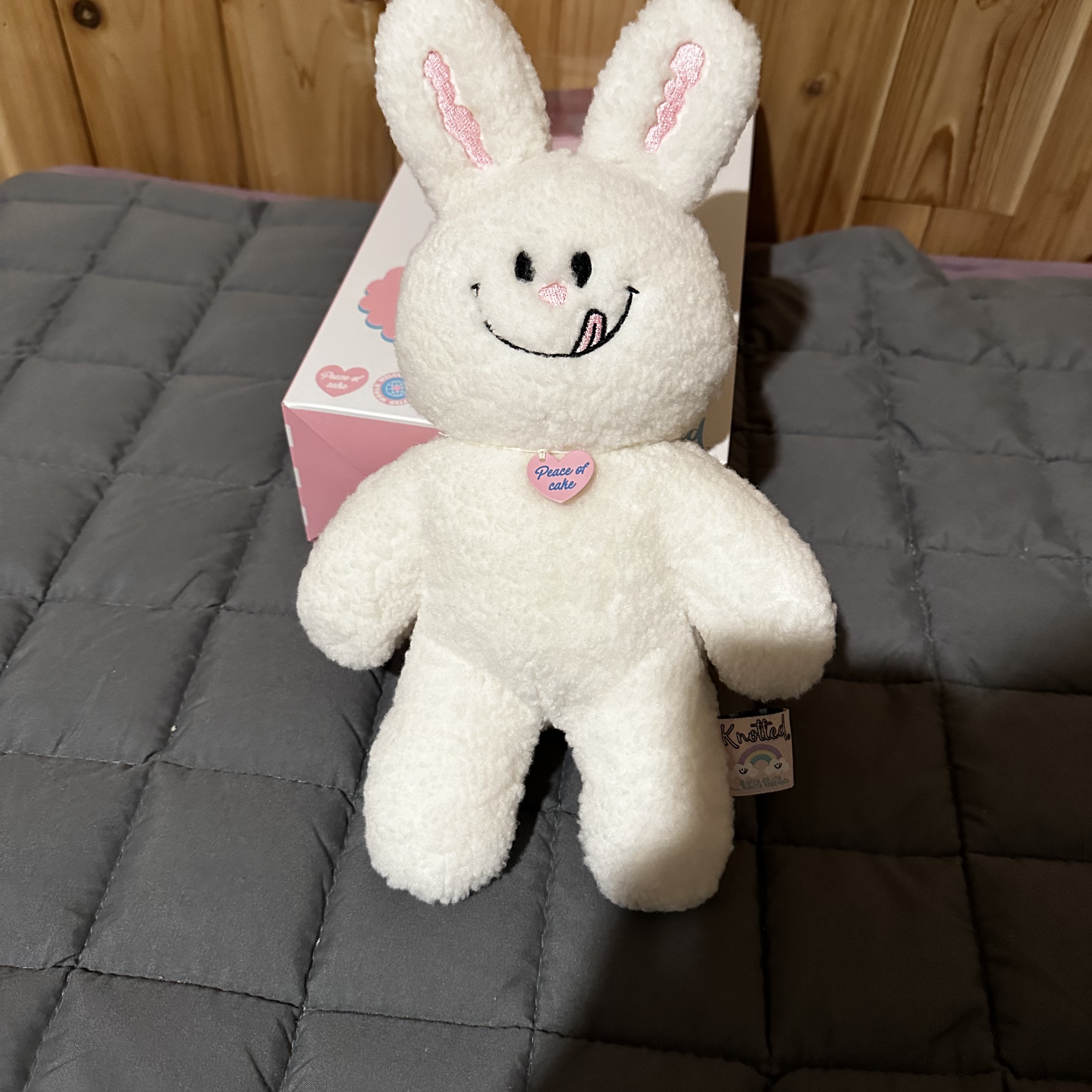 Knotted Cream Bunny Pink 착용 스타일