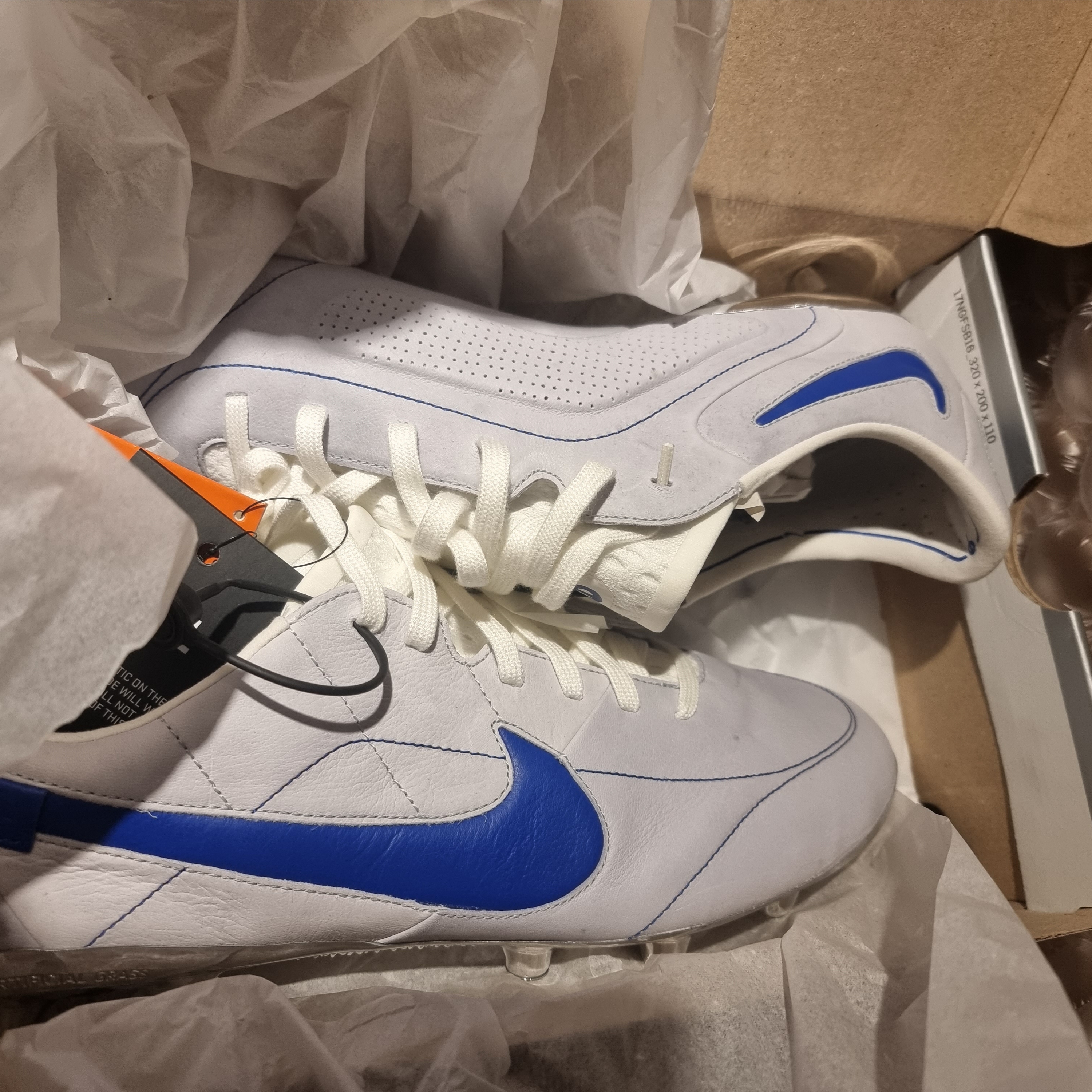 Nike Tiempo Legend 9 Elite MI AG White Game Royal 착용 스타일
