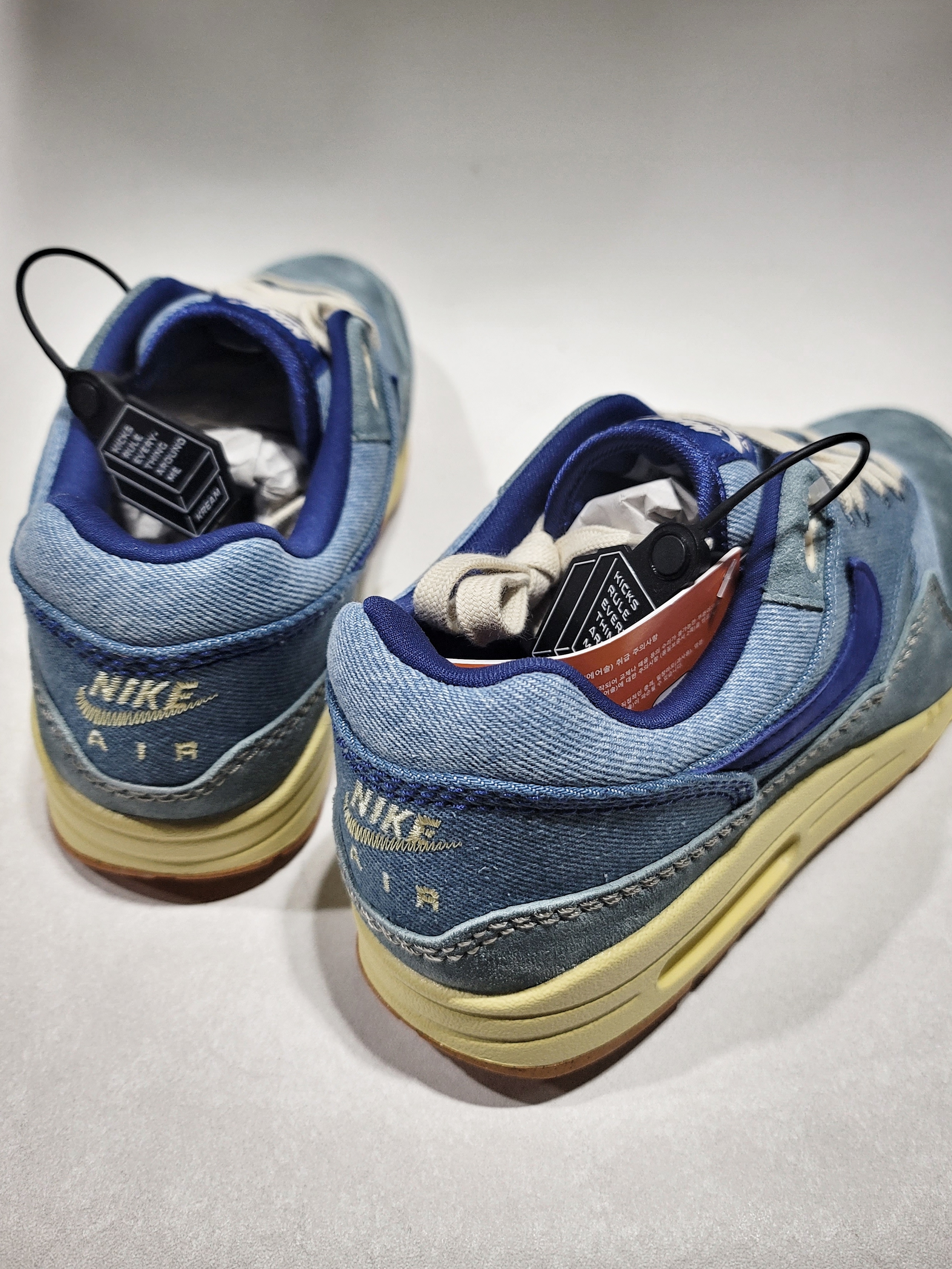 Nike Air Max 1 Premium Dirty Denim 착용 스타일 - 3