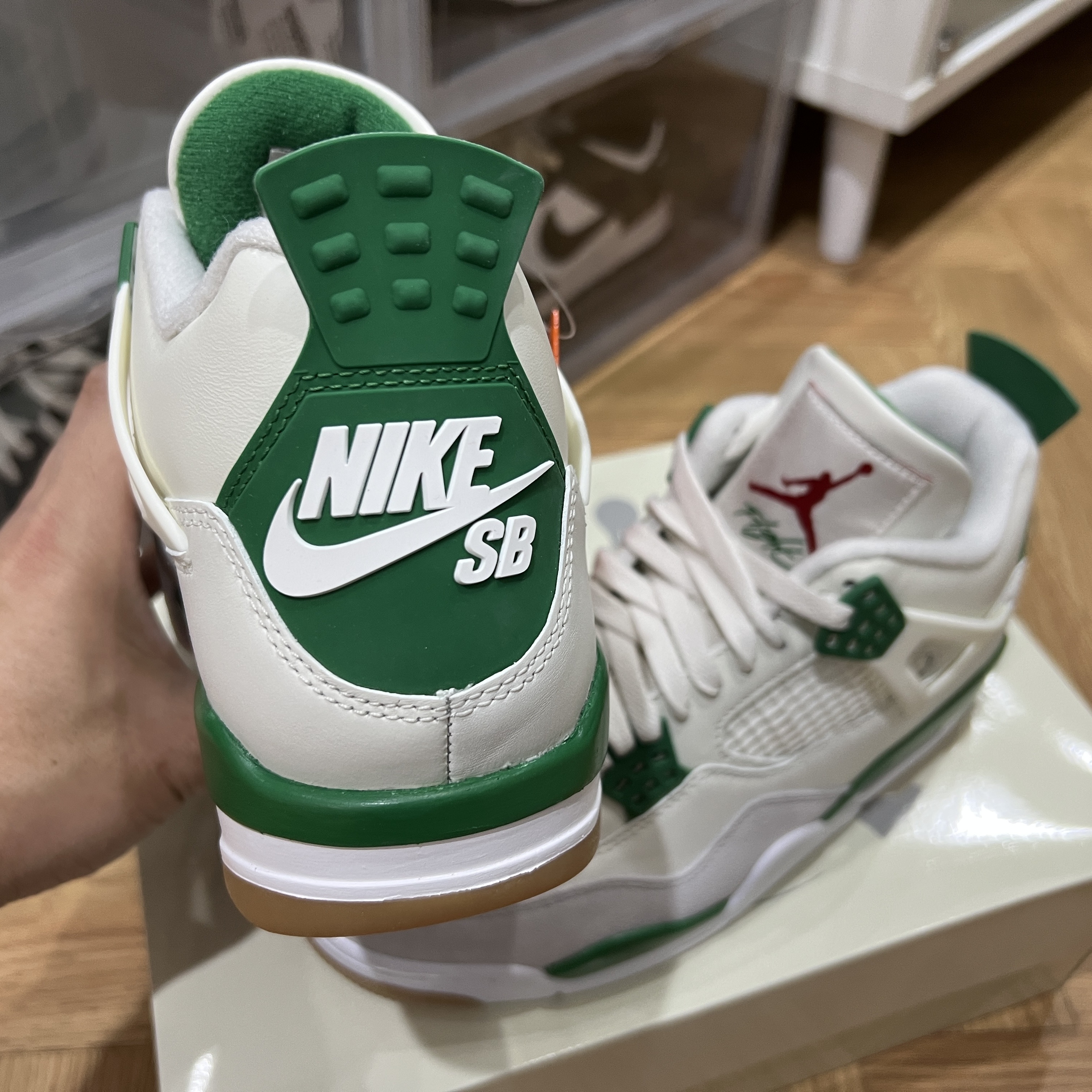 Jordan 4 x Nike SB Retro SP Pine Green 착용 스타일 - 3