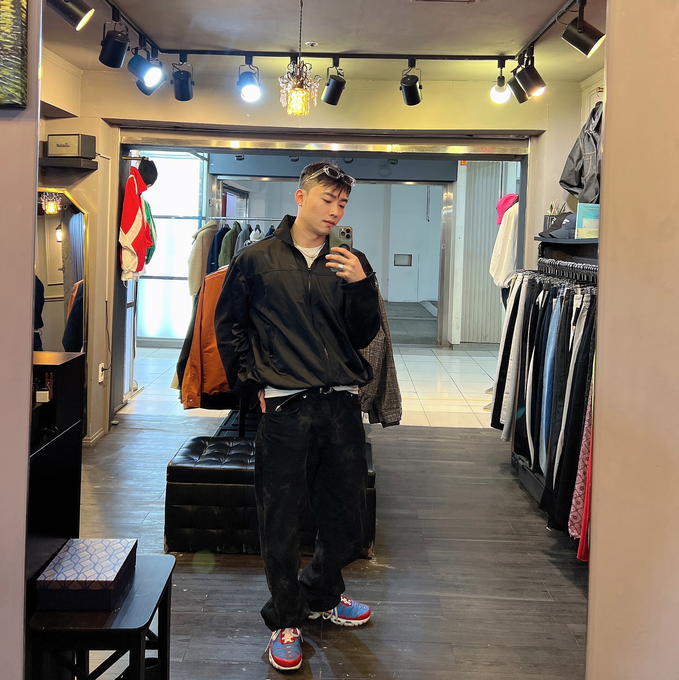 Nike Air Max Plus SE Running Club University Red Light Photo Blue 착용 스타일 - 1