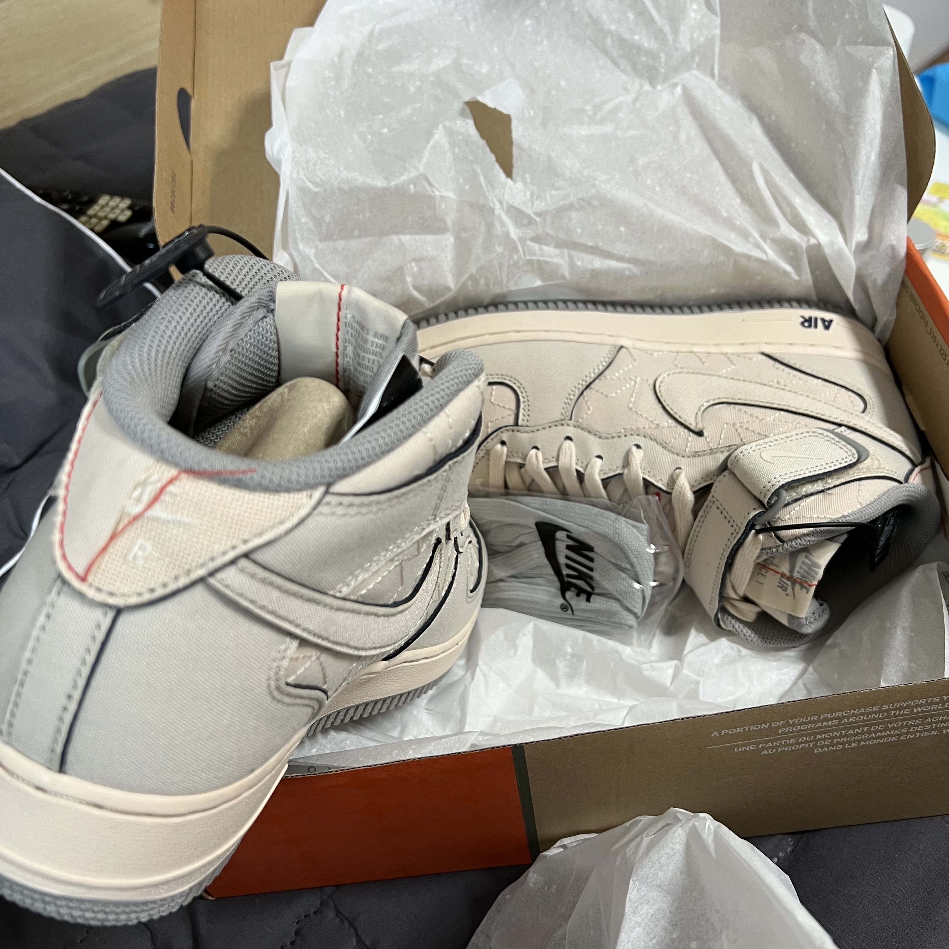 Nike Air Force 1 Mid '07 Pearl White 착용 스타일