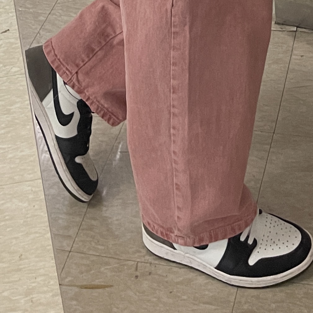 Jordan 1 Retro High OG Black Mocha 착용 스타일