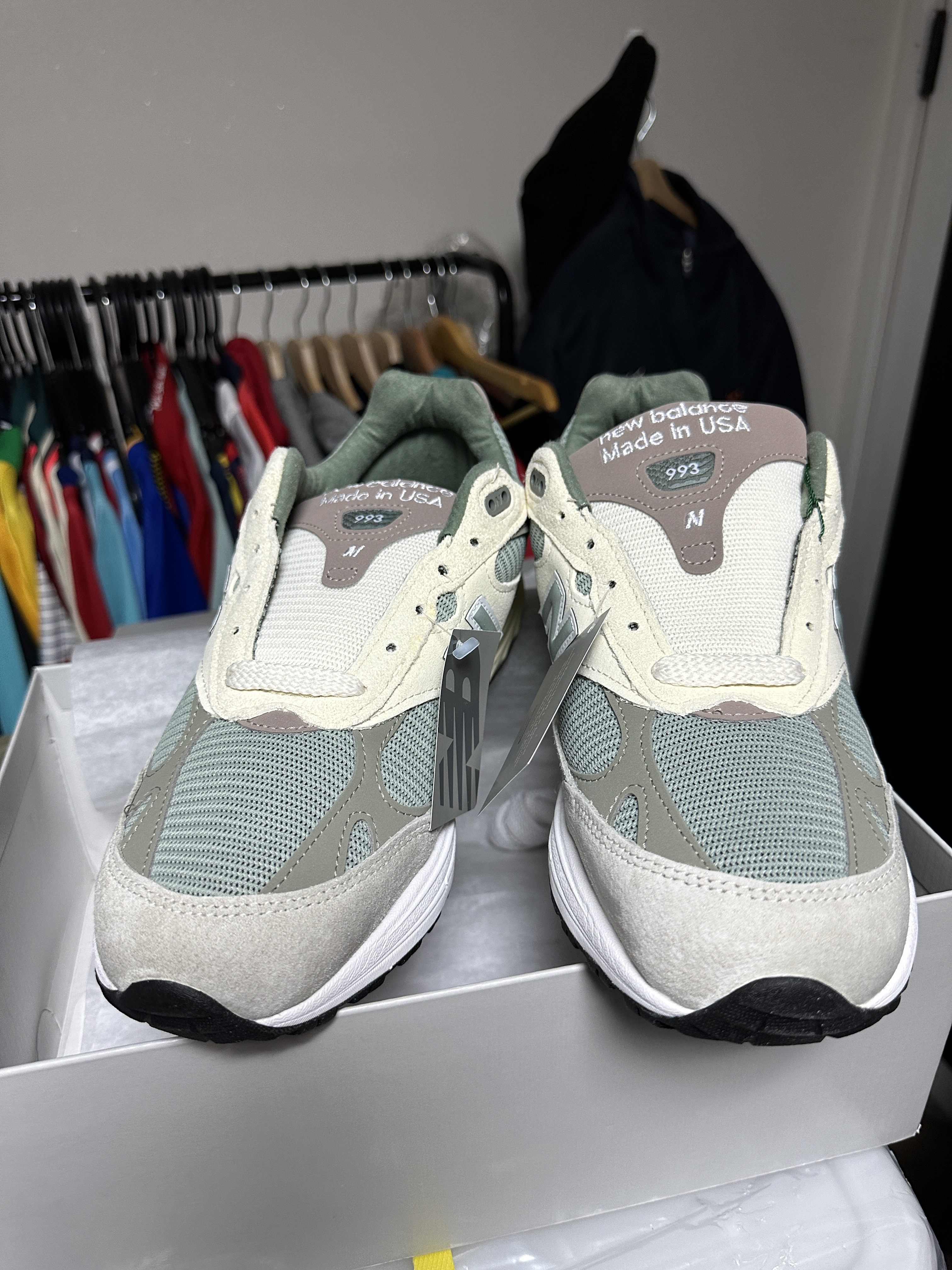 New Balance x Kith 993 Made in USA Peyote 착용 스타일 - 4