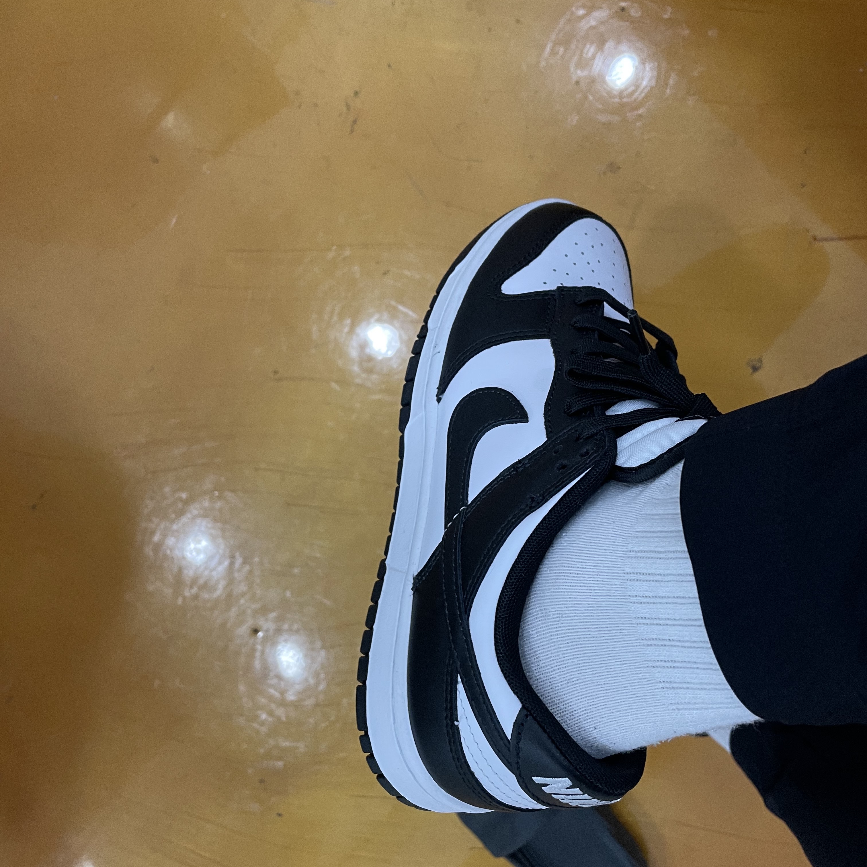 Nike Dunk Low Retro Black 착용 스타일