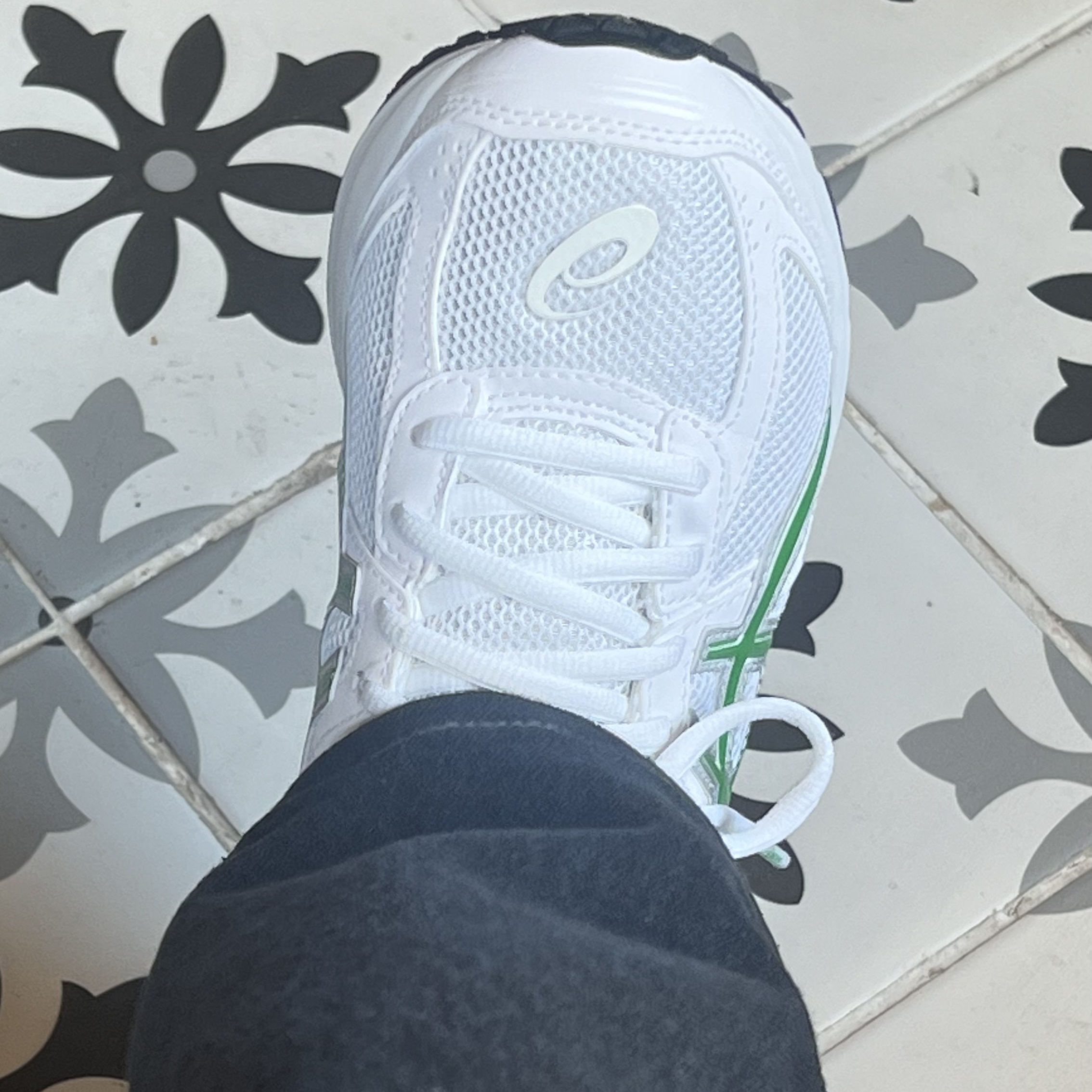 Asics Jog 100 S White Green - 2E Wide 착용 스타일 - 2