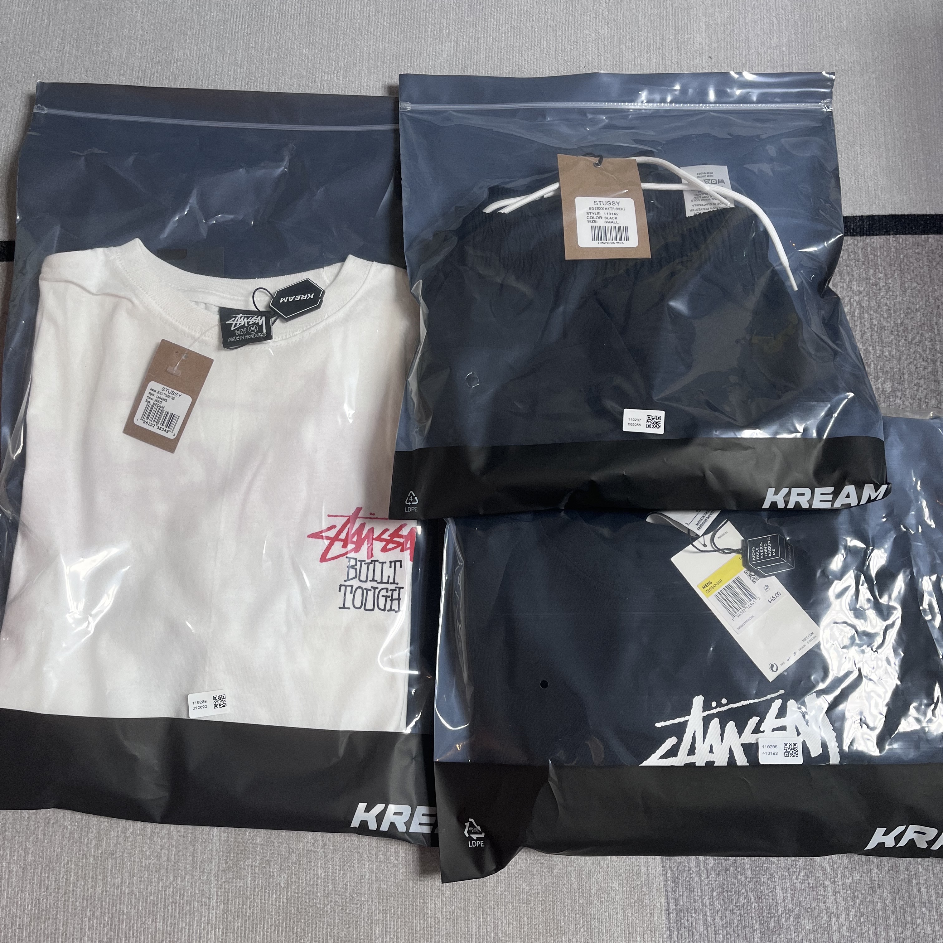 Nike x Stussy WT T-Shirt Black - US/EU, Stussy Big Stock Water Shorts Black 착용 스타일 - 2