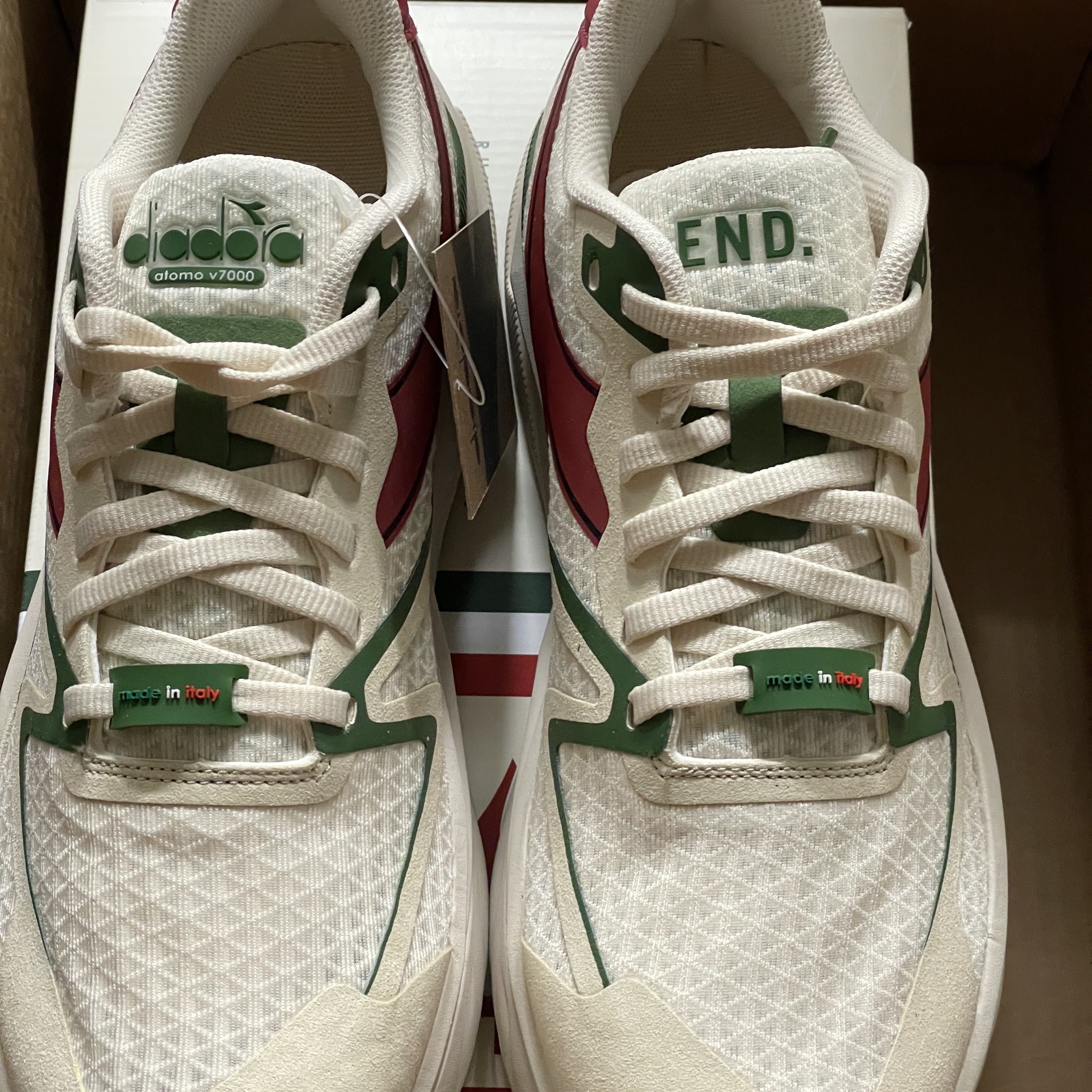 New Balance 990v1 Tan Green 착용 스타일 - 3