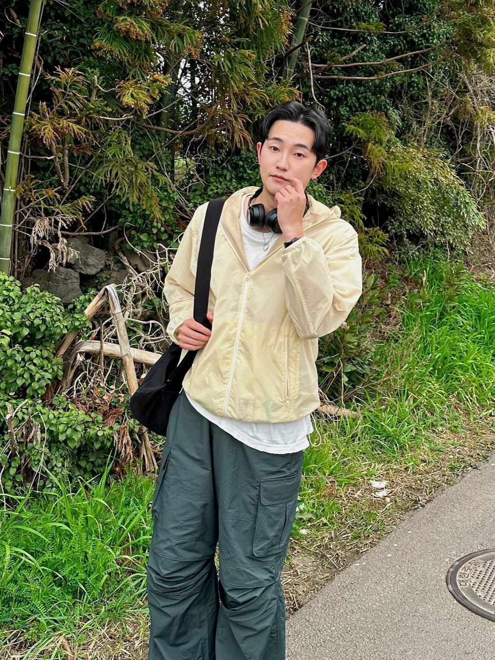 Art Of Field Back Printed Packable Jacket Light Yellow 착용 스타일 - 2