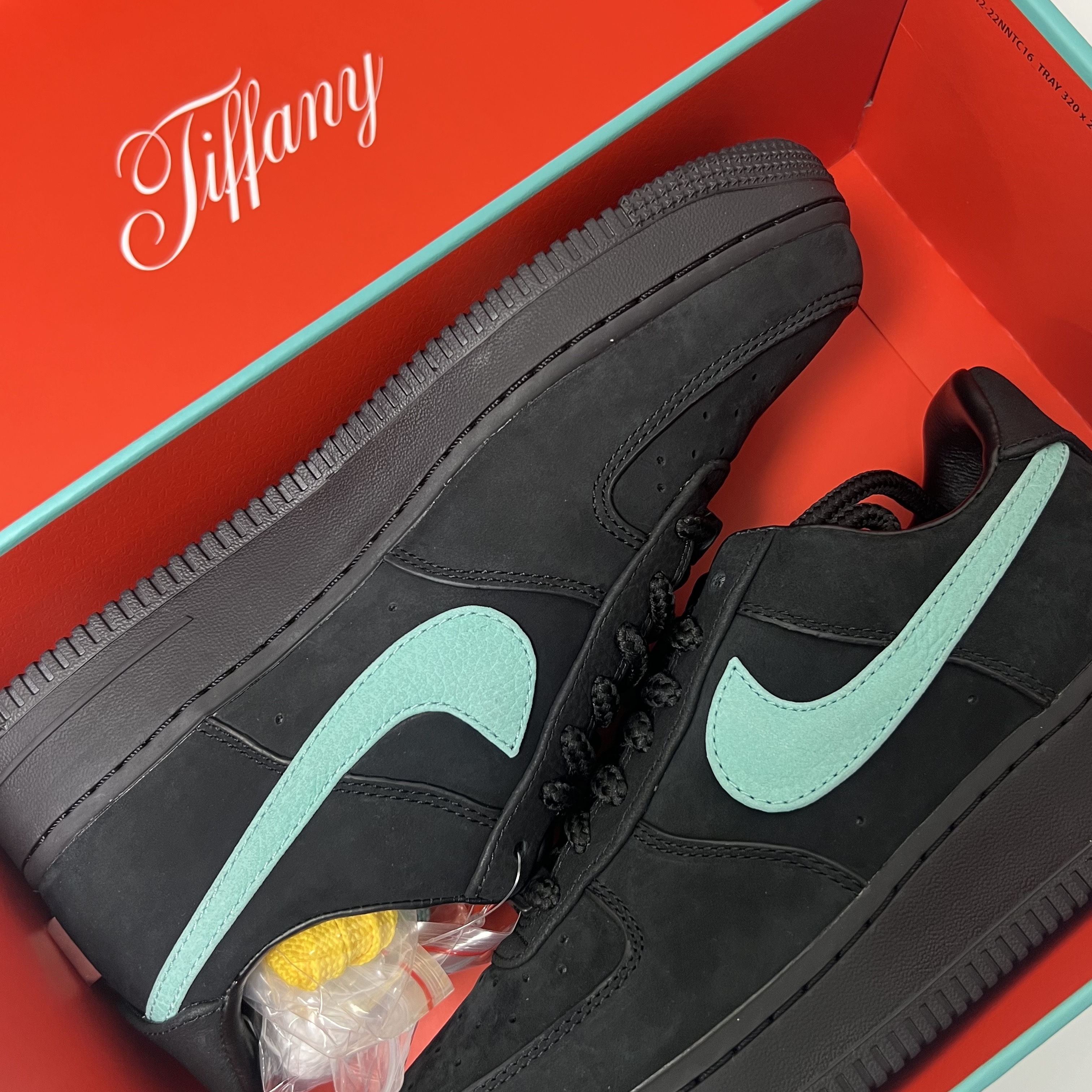 Nike x Tiffany & Co. Air Force 1 Low SP 1837 착용 스타일