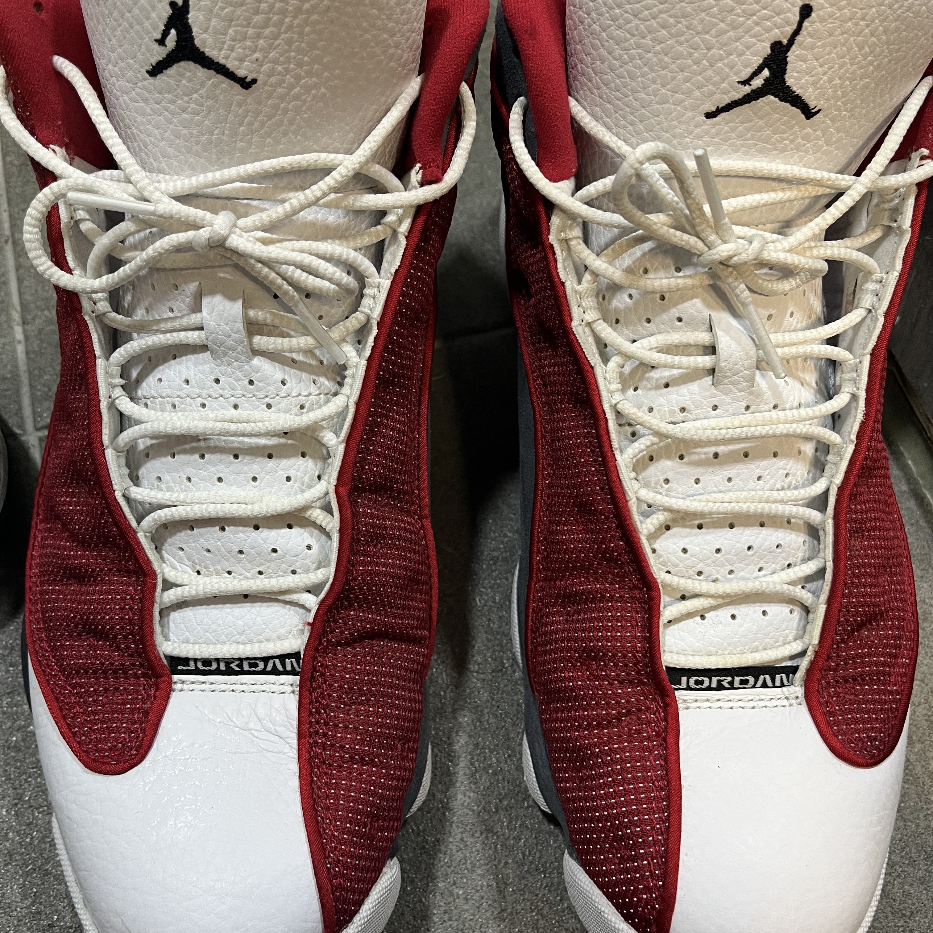 Jordan 13 Retro Gym Red Flint Grey 착용 스타일 - 1