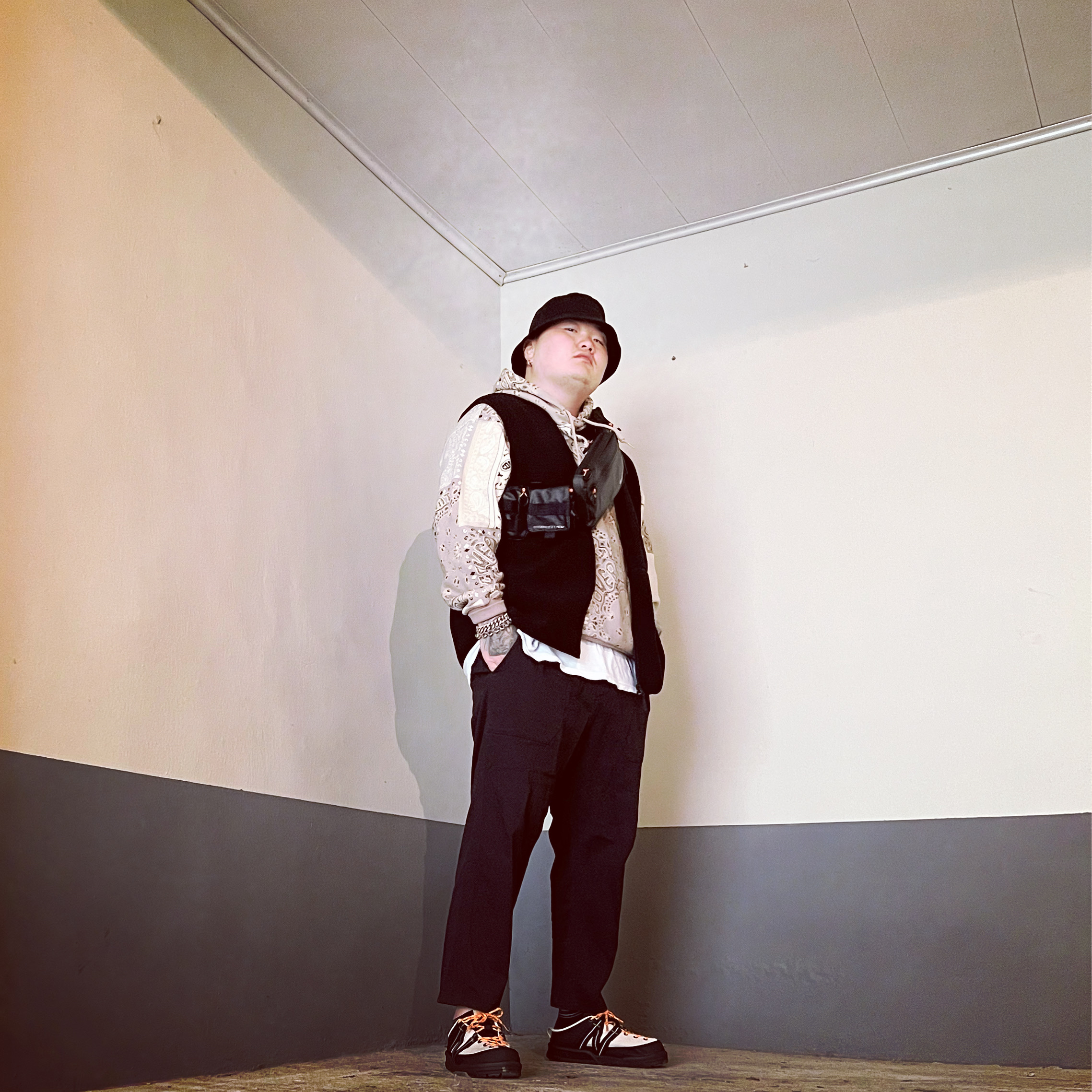 New Balance CRV Mule V2 Yellow 착용 스타일