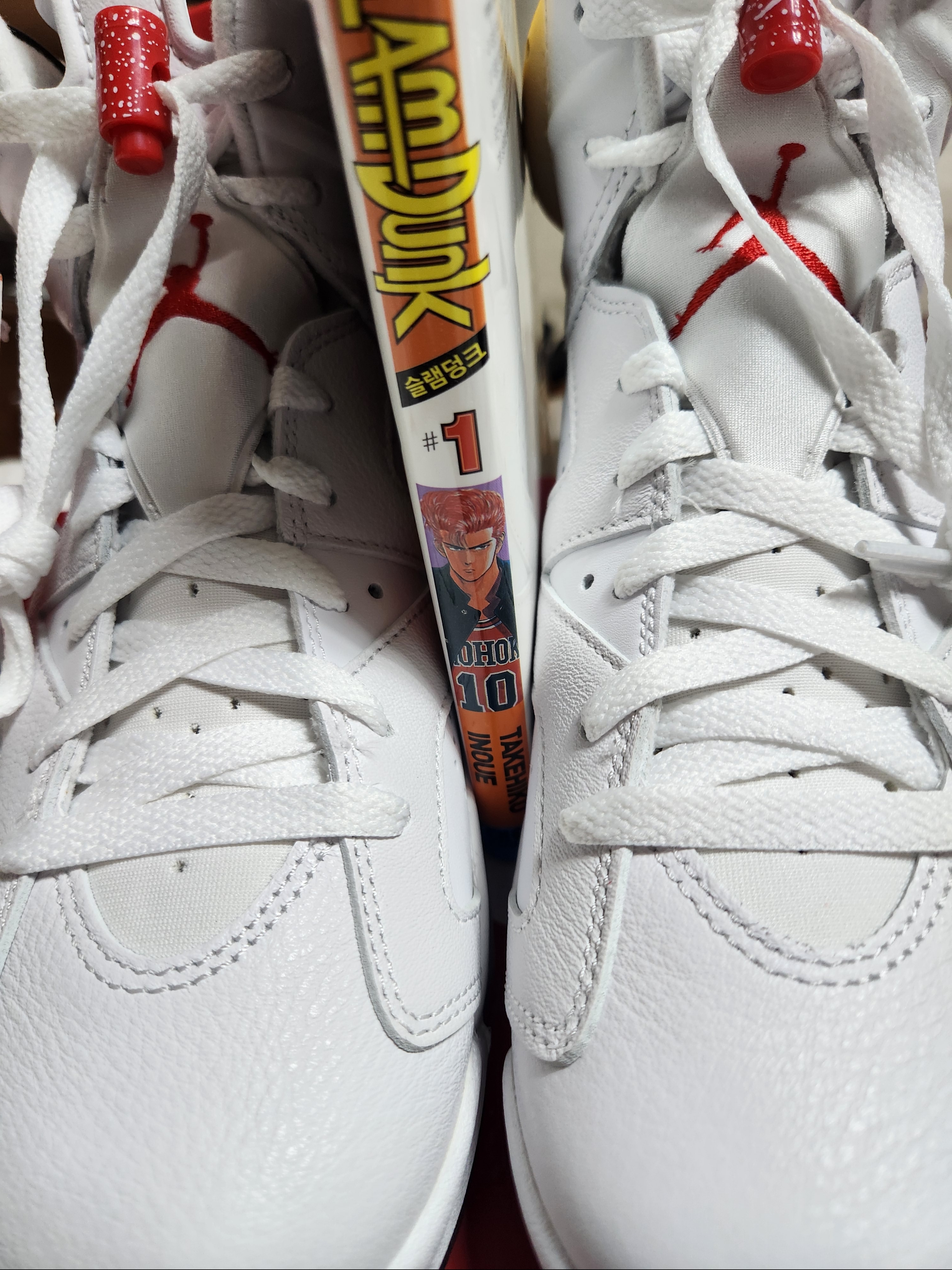 Jordan 6 Retro White and University Red 착용 스타일
