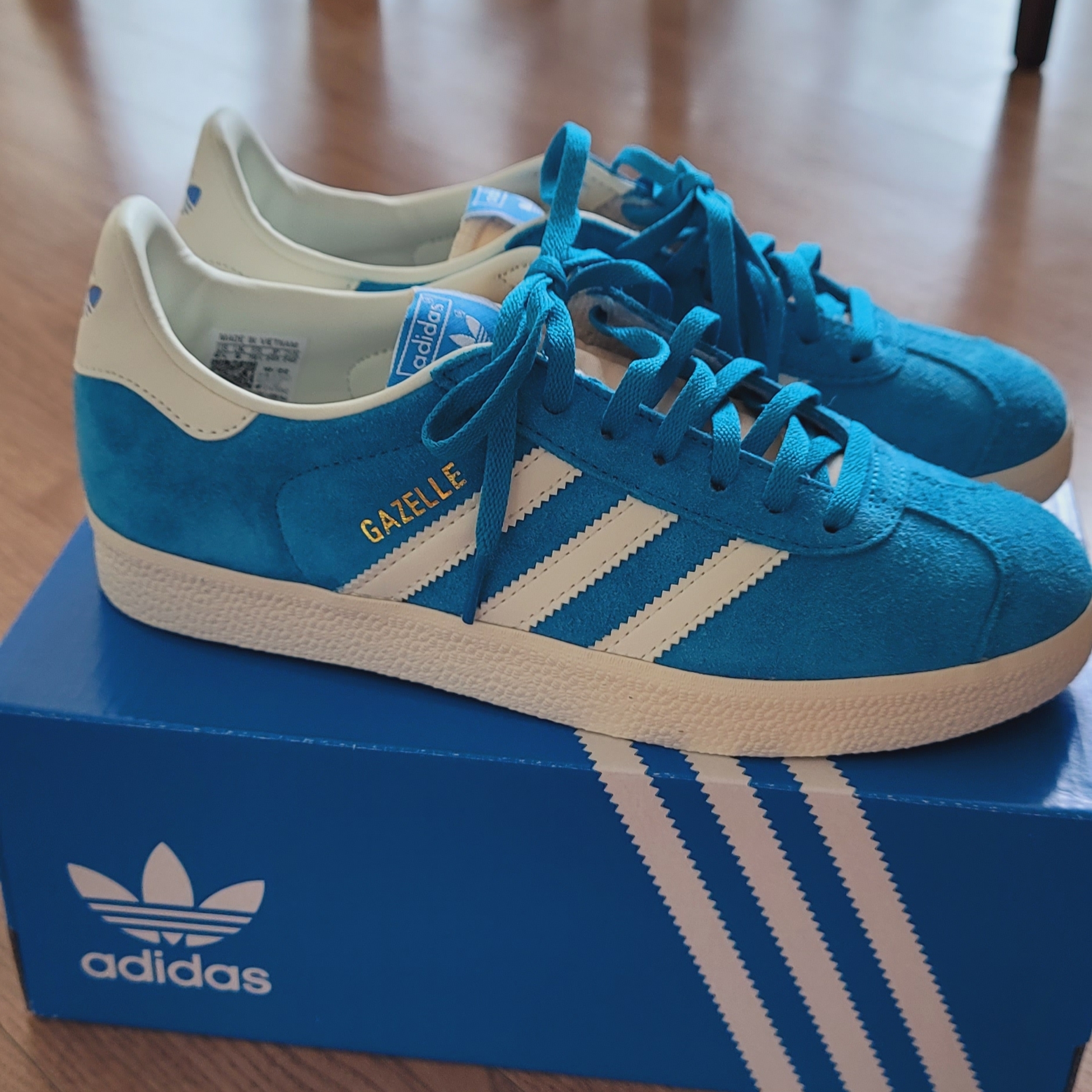 Adidas Gazelle Bold Aqua Off White 착용 스타일