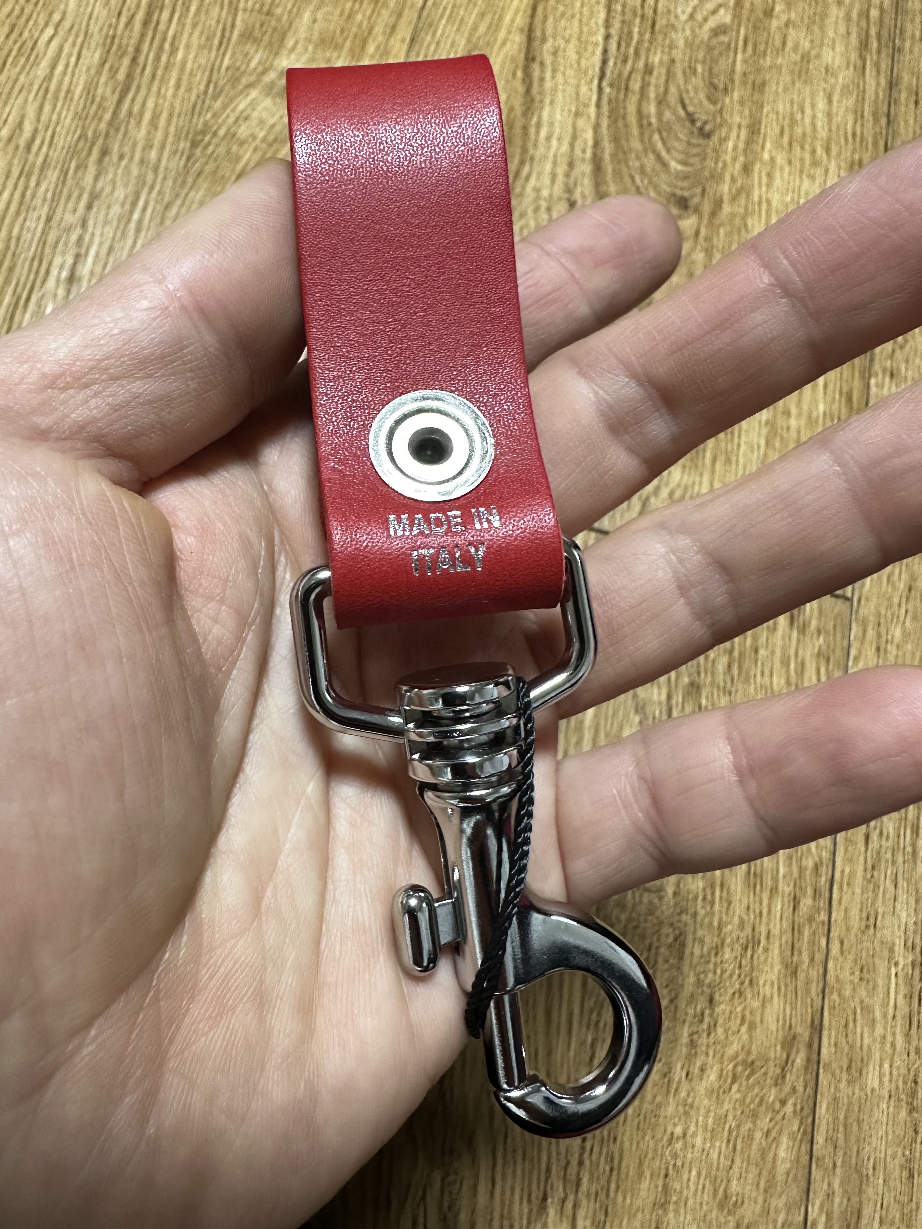 Supreme Leather Key Loop Red - 21SS 착용 스타일 - 2