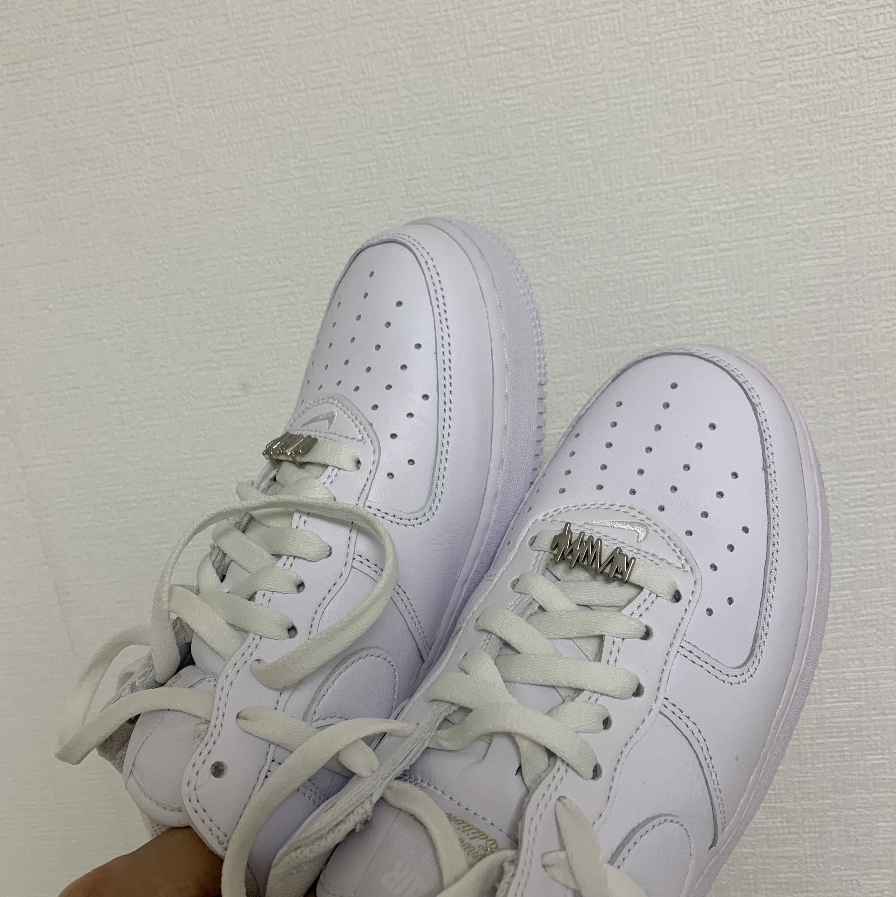 Nike Air Force 1 Low Retro Color of the Month White 착용 스타일 - 2