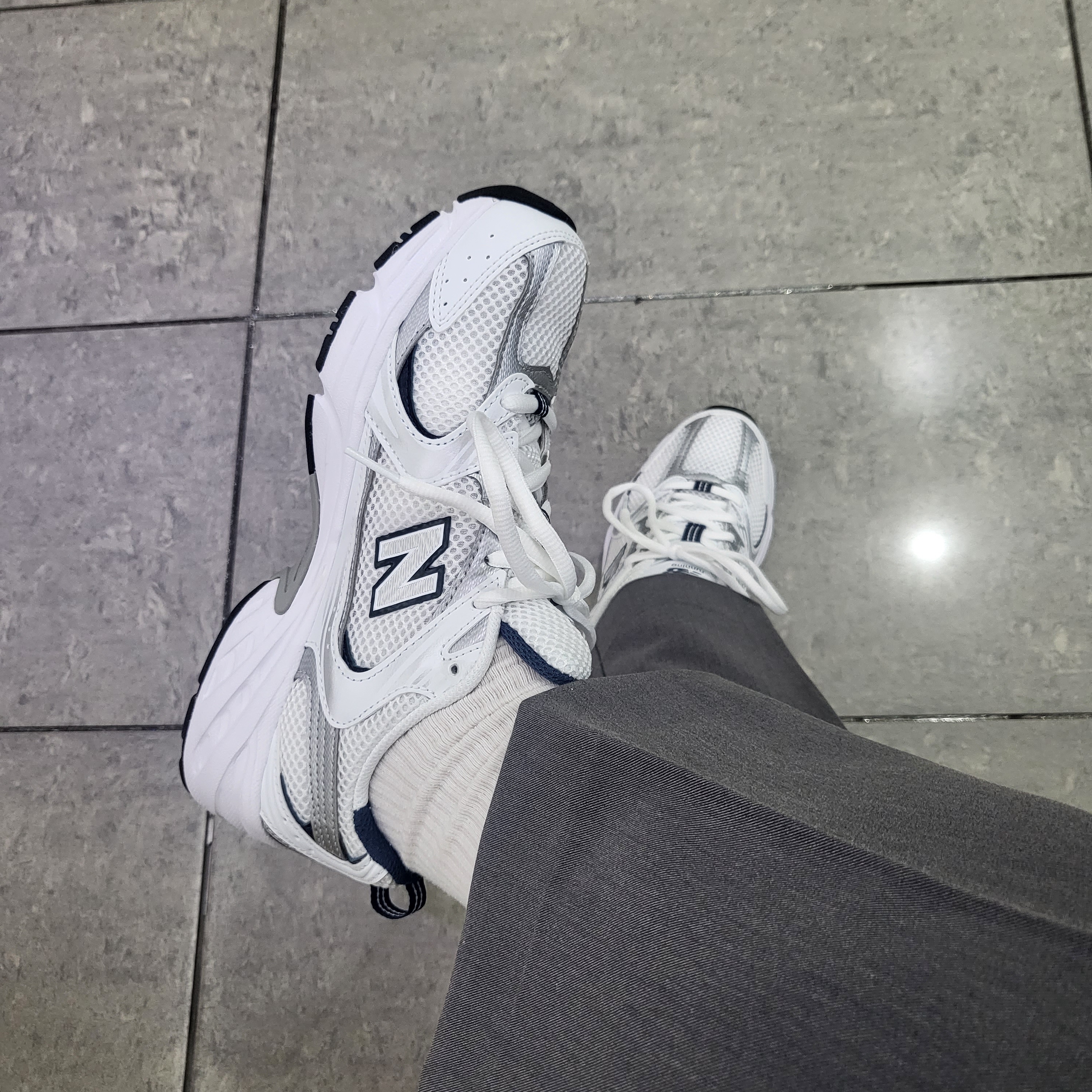 New Balance 530 White 착용 스타일