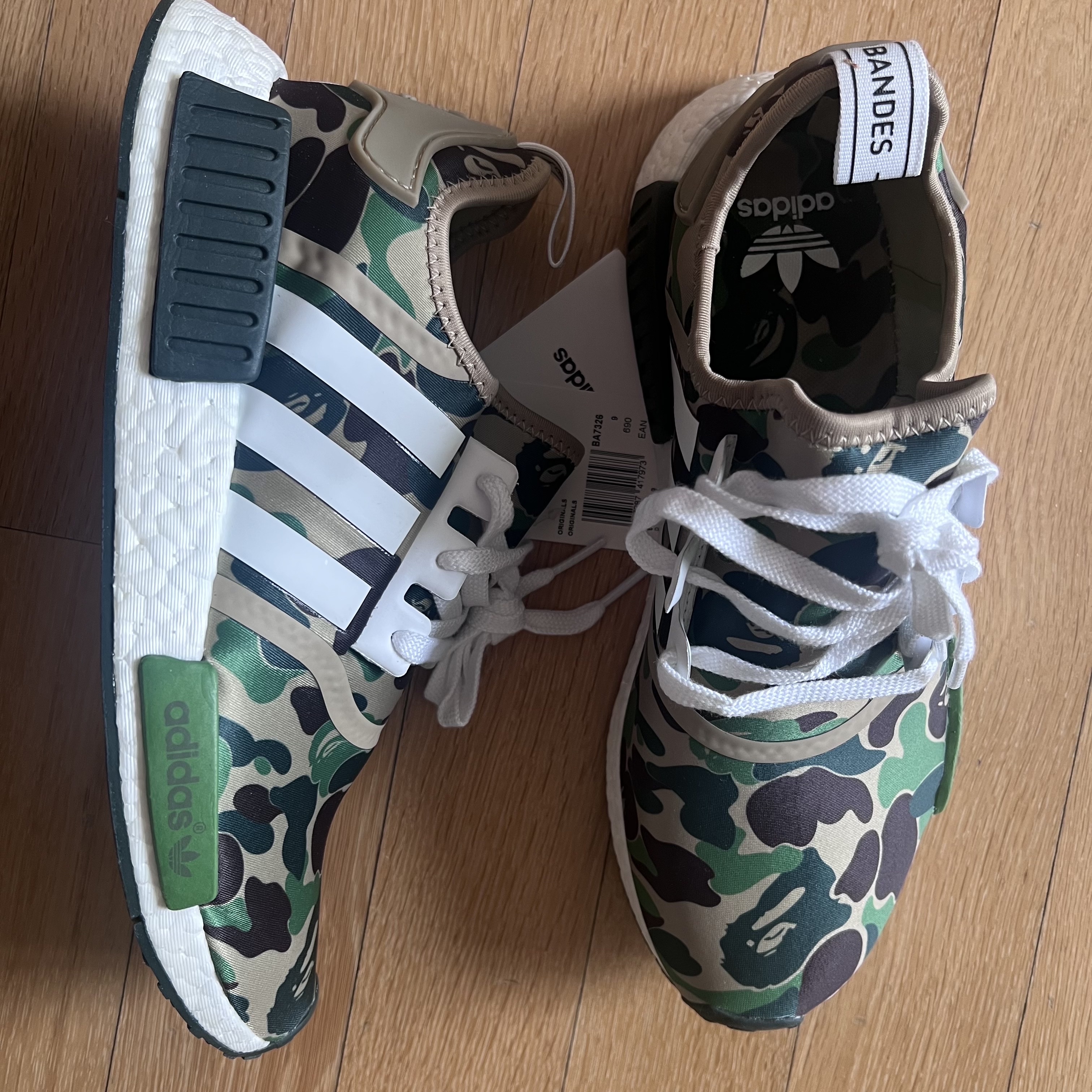 Adidas x BAPE NMD R1 Olive Camo 착용 스타일