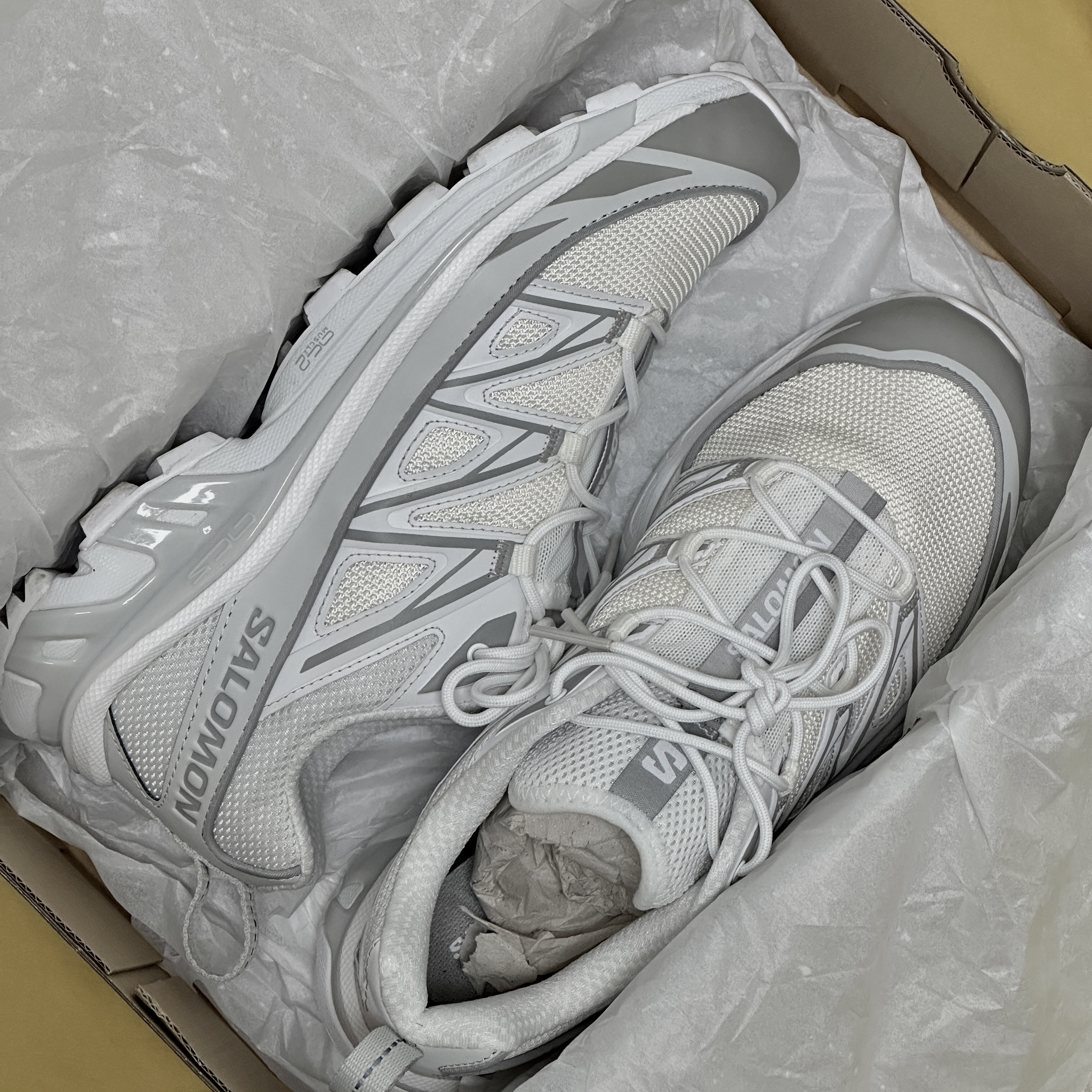 Salomon XT-6 Expanse Vanilla Ice White 착용 스타일