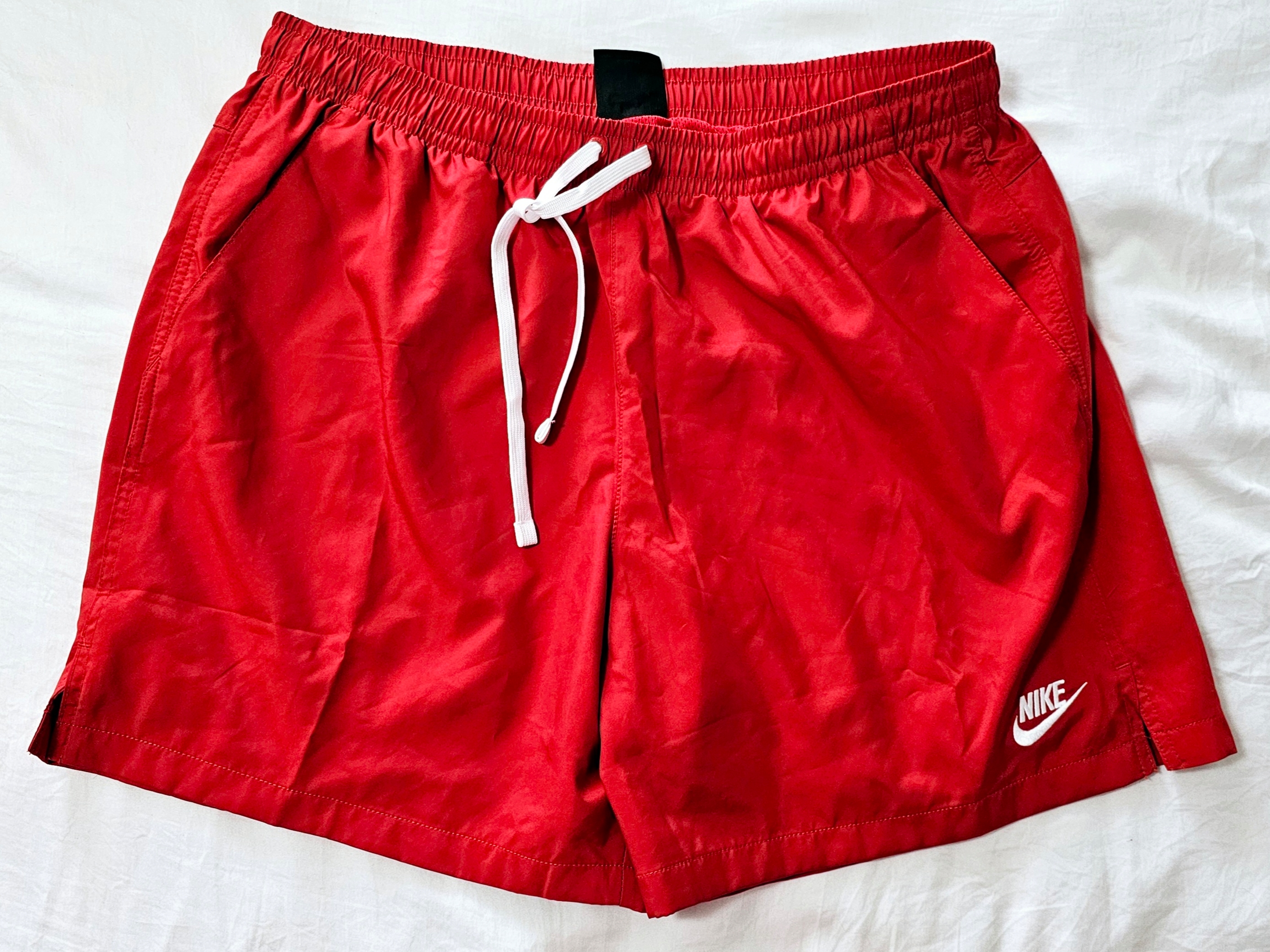 Nike NSW Woven Shorts University Red - US/EU 착용 스타일