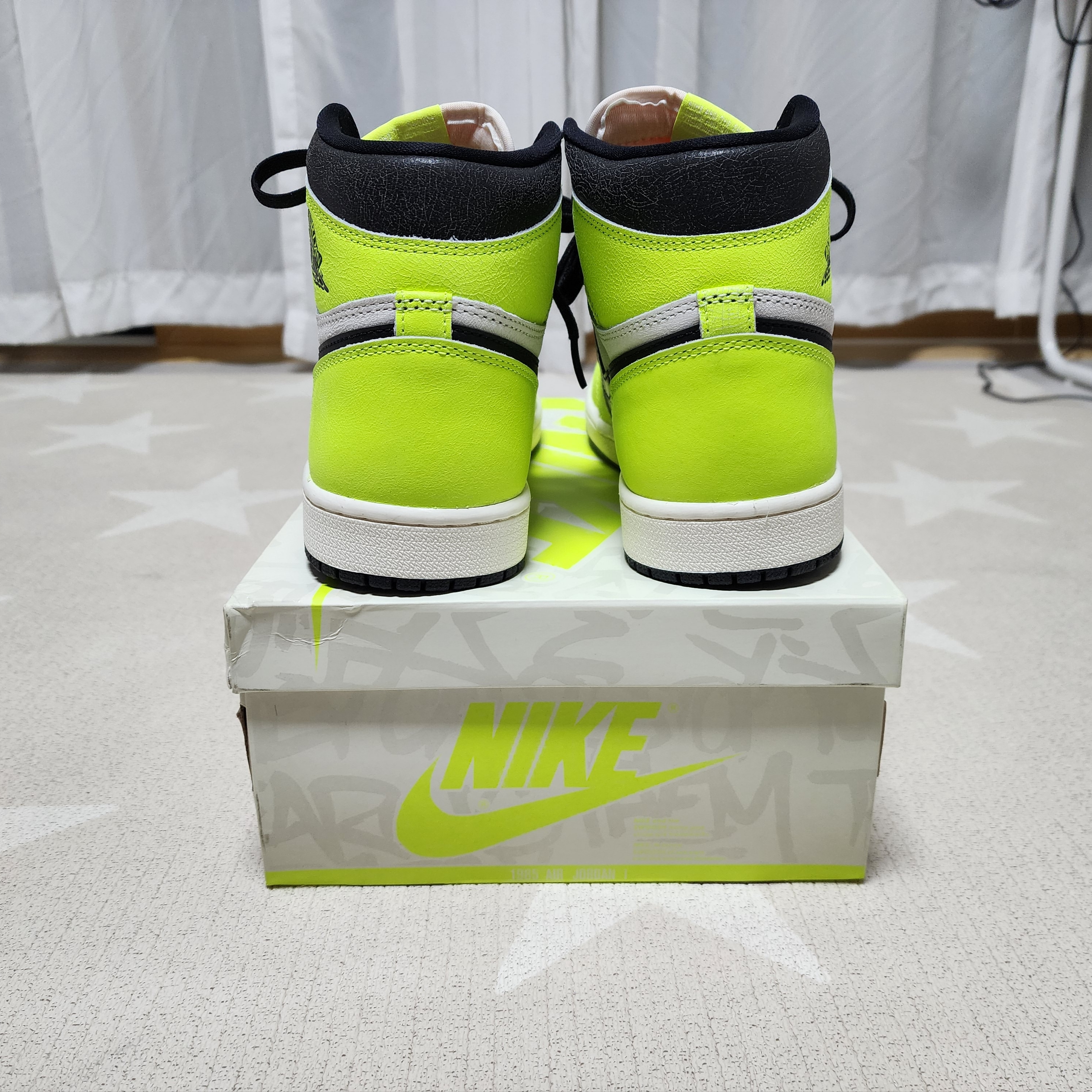 Jordan 1 Retro High OG Volt 착용 스타일 - 5