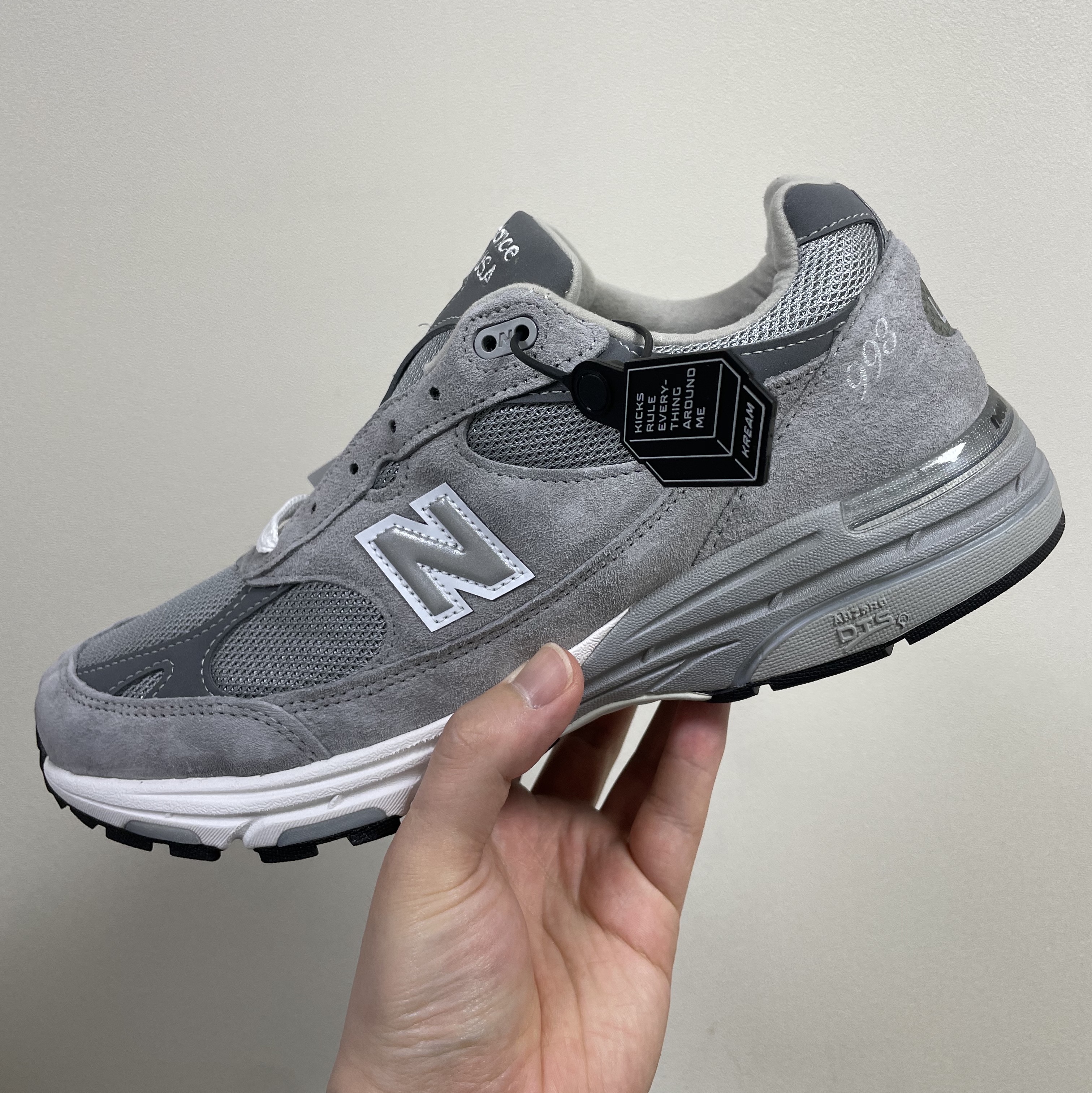 New Balance 993 Made in USA Grey - D Standard 착용 스타일