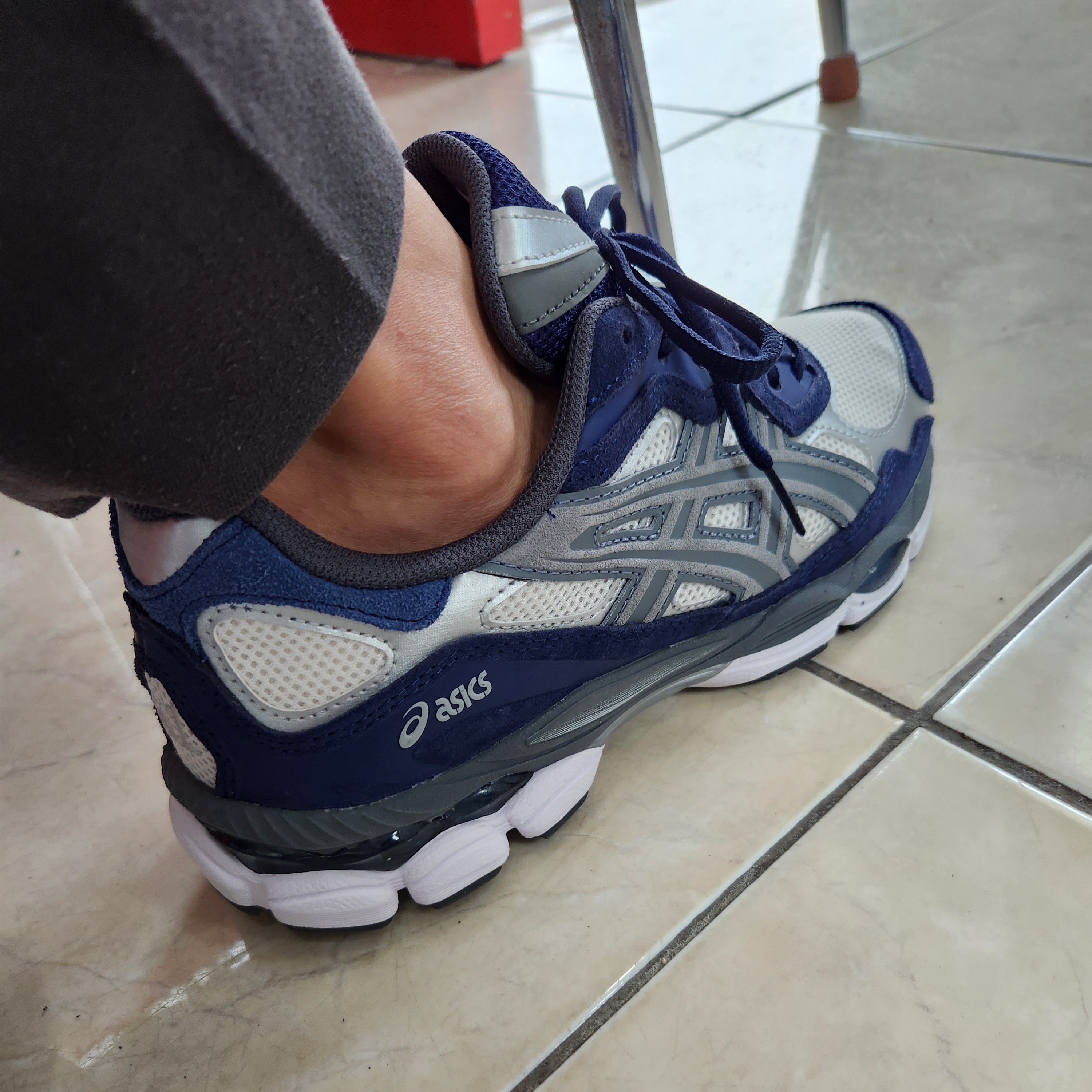 Asics Gel-NYC Cream Steel Grey 착용 스타일