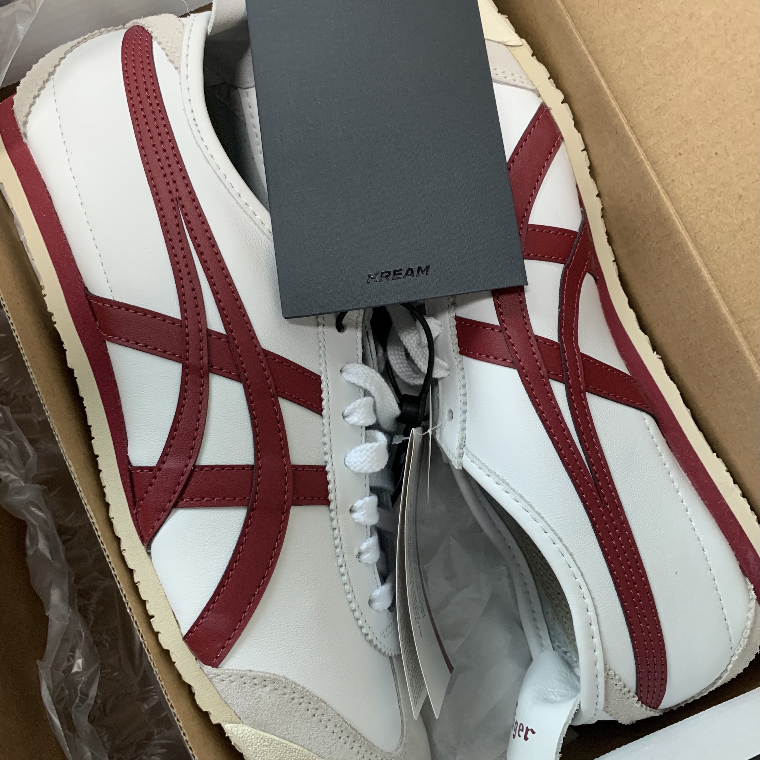Onitsuka Tiger Mexico 66 White Burgundy 착용 스타일