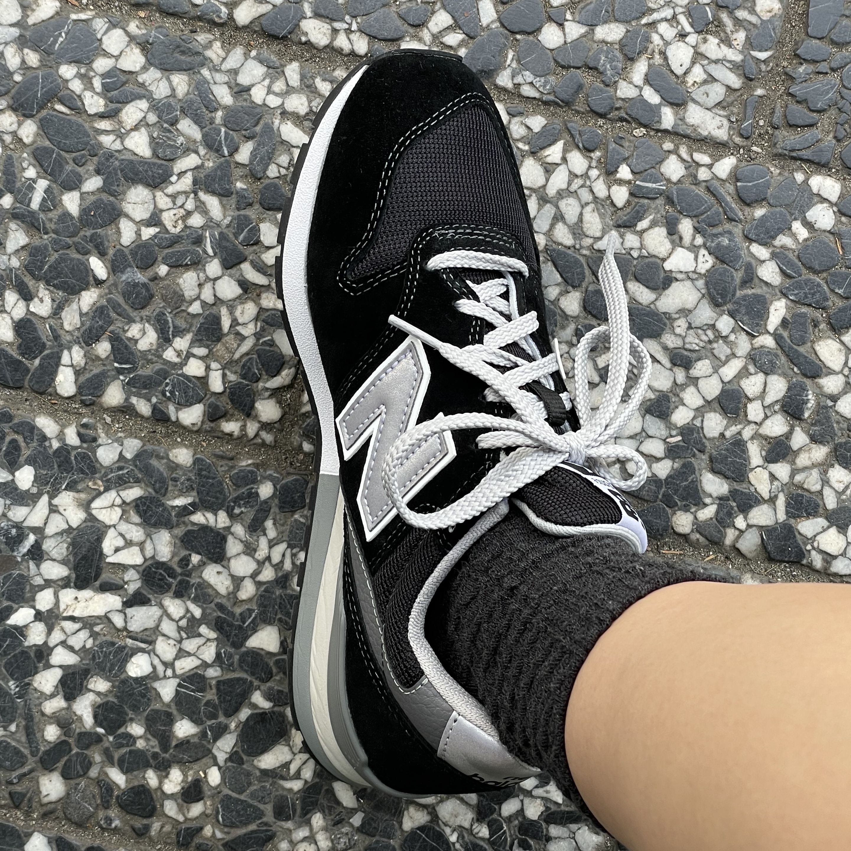 New Balance 996 Black 착용 스타일 - 1