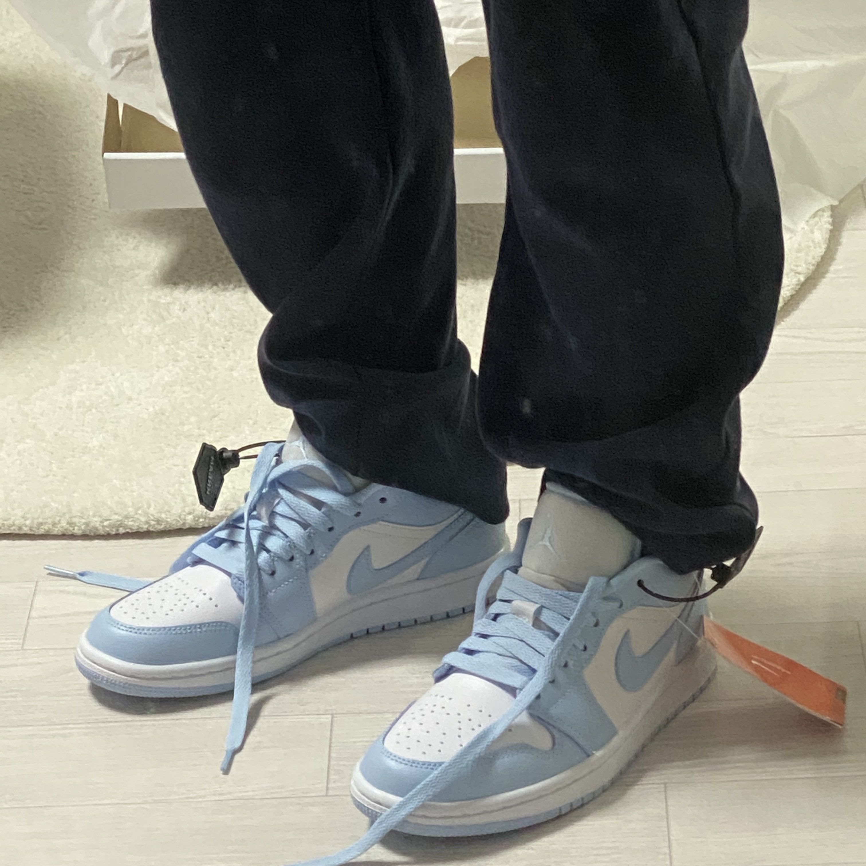 (W) Jordan 1 Low White Ice Blue 착용 스타일