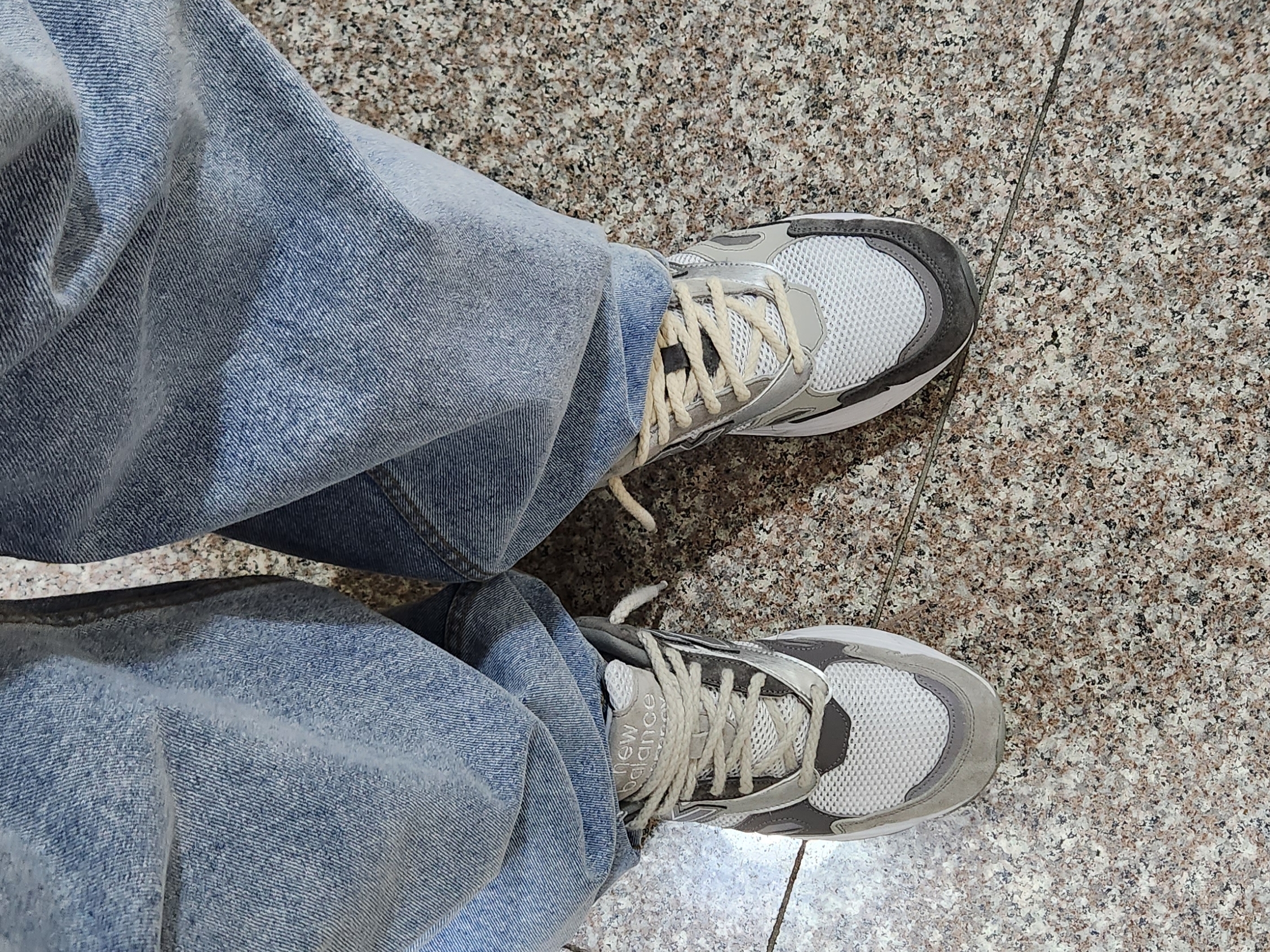 New Balance x Paperboy Paris x Beams 920 Made in UK Ice Boy 착용 스타일 - 5