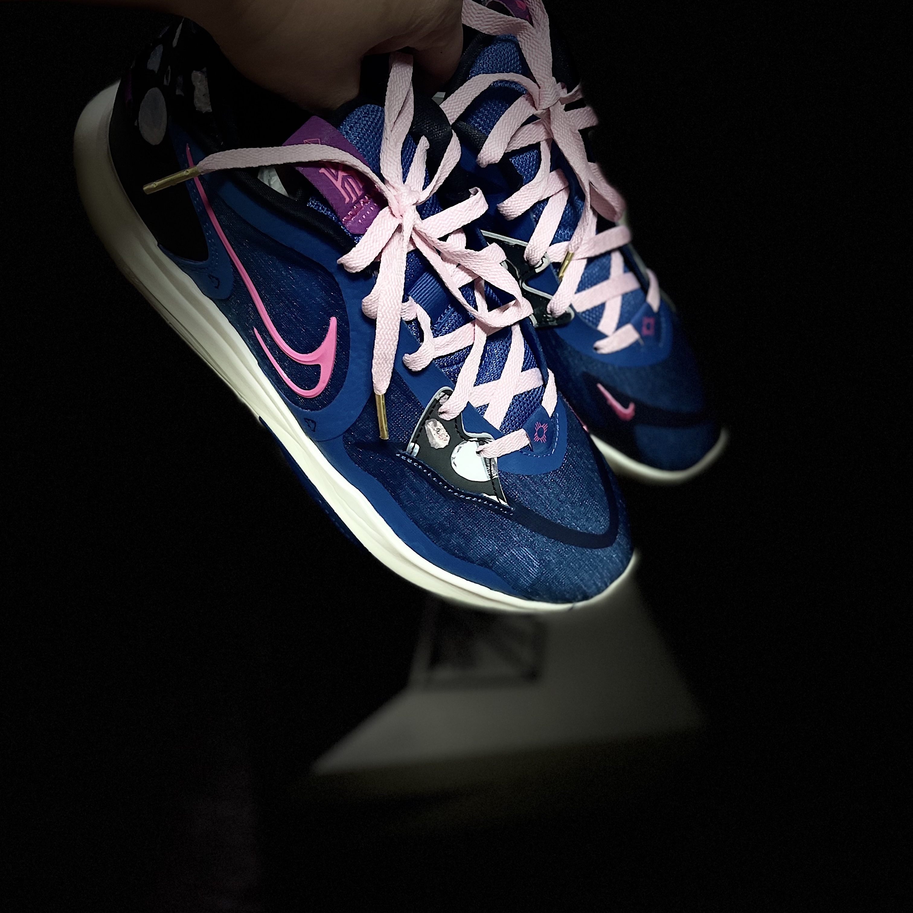 Nike Kyrie Low 5 EP Dark Marina Blue 착용 스타일 - 1