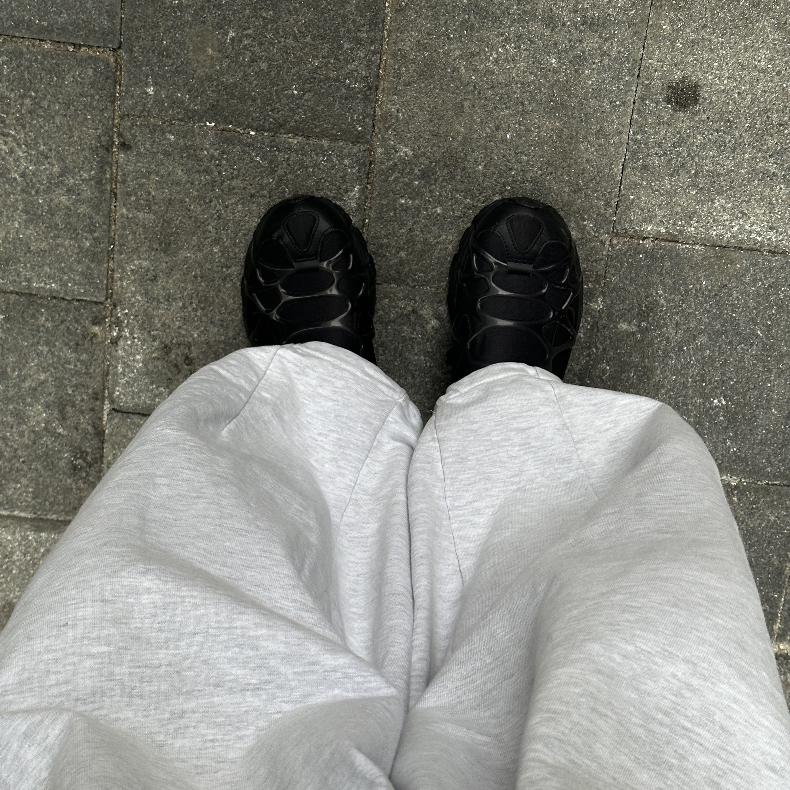 Nike Air Kukini Triple Black 착용 스타일