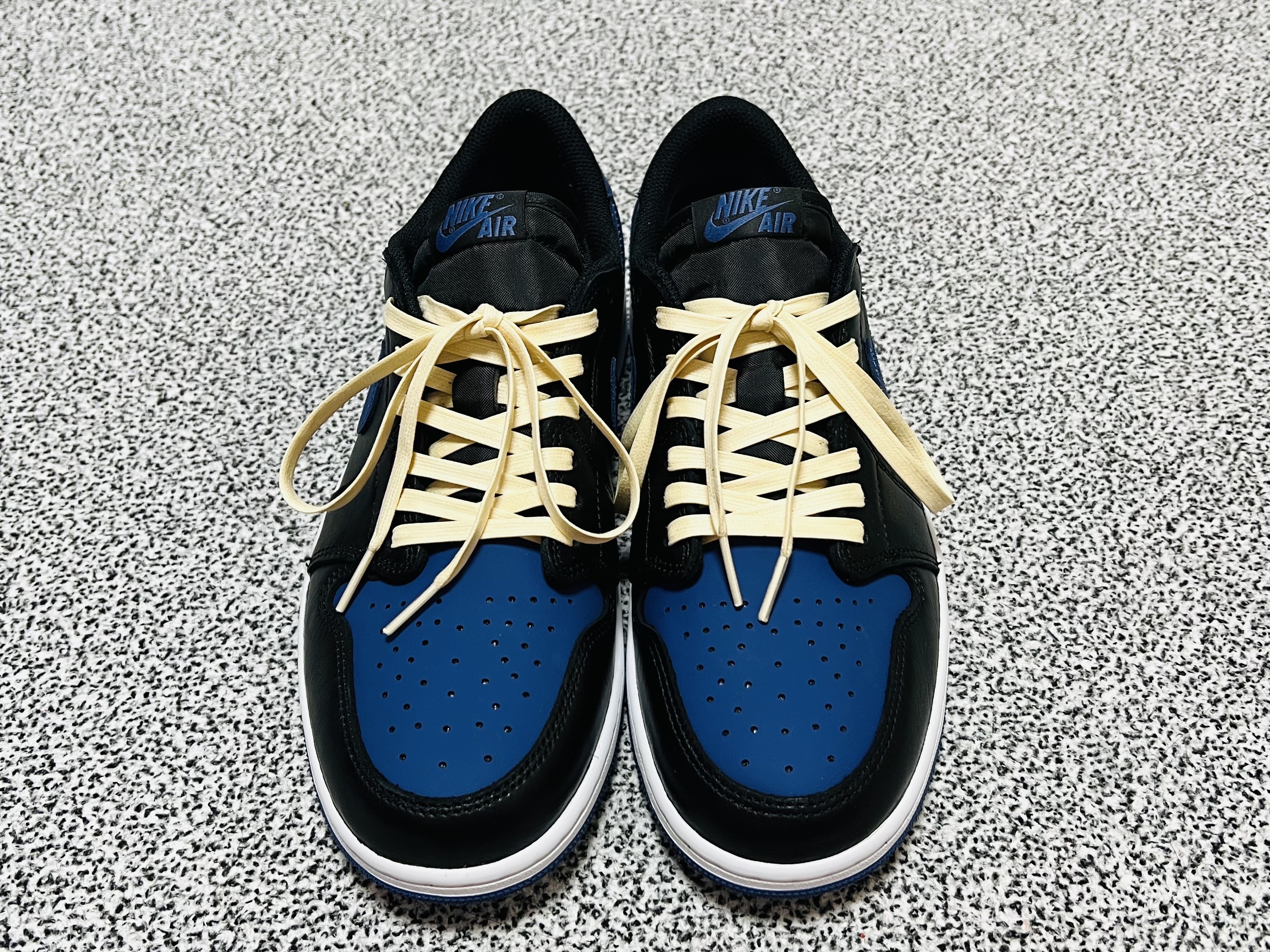 Jordan 1 Retro Low OG Mystic Navy 착용 스타일 - 2