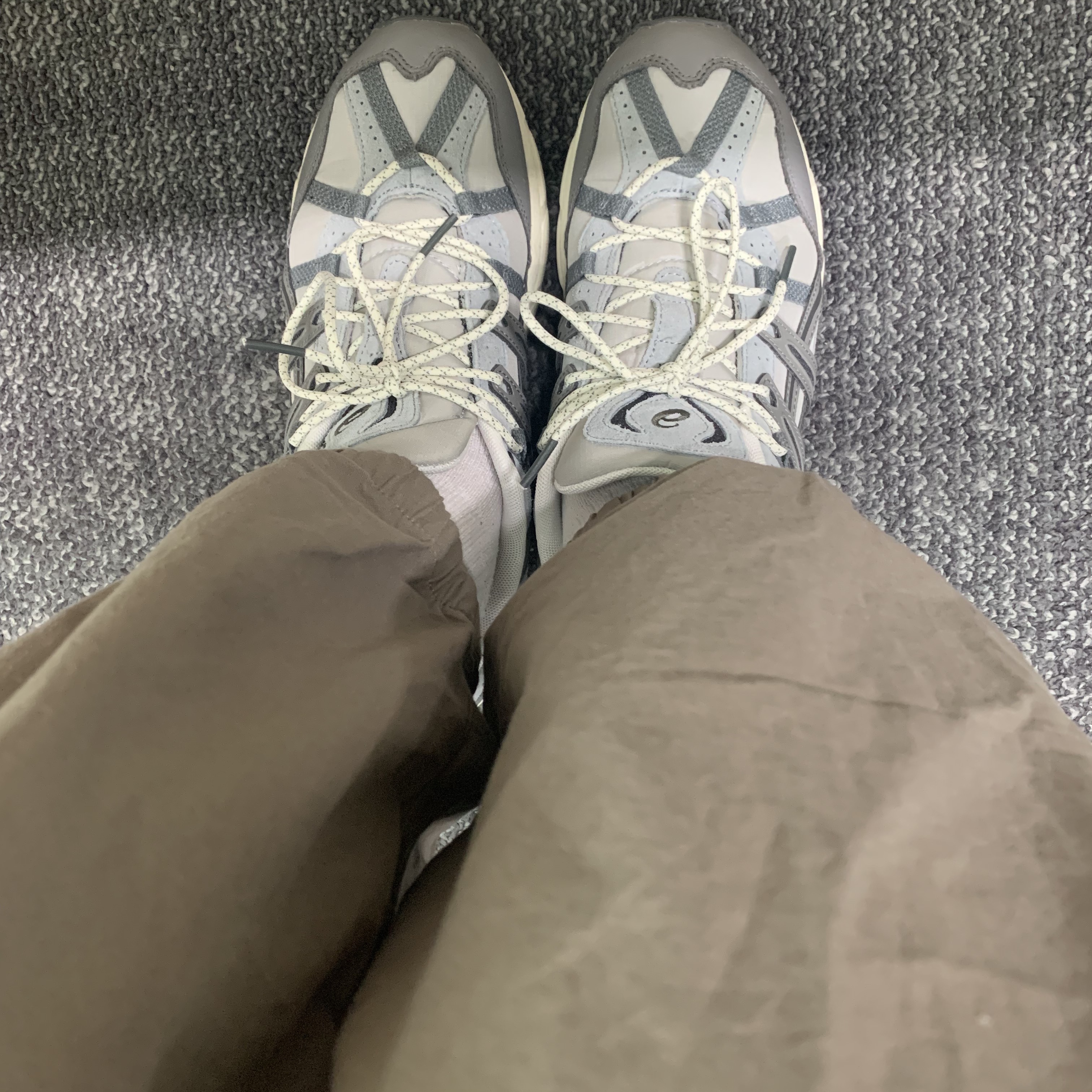 Asics Gel-Sonoma 15-50 Oyster Grey Clay Grey 착용 스타일