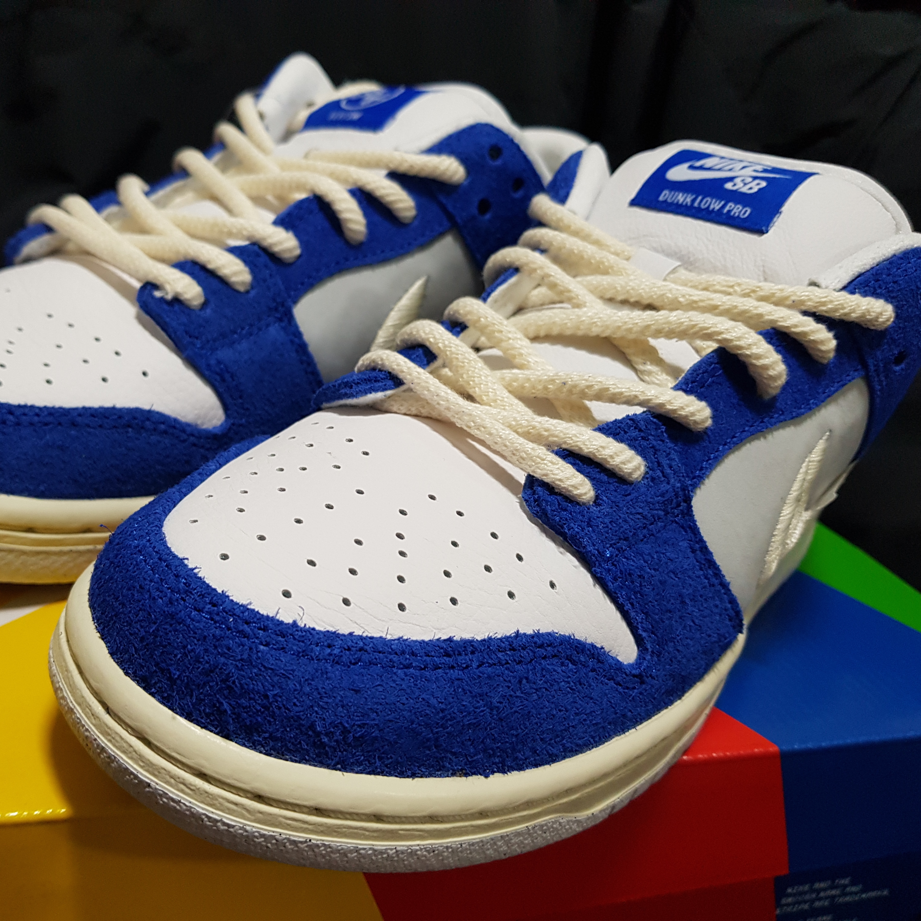 Nike x Fly Streetwear SB Dunk Low Pro Gardenia 착용 스타일 - 2