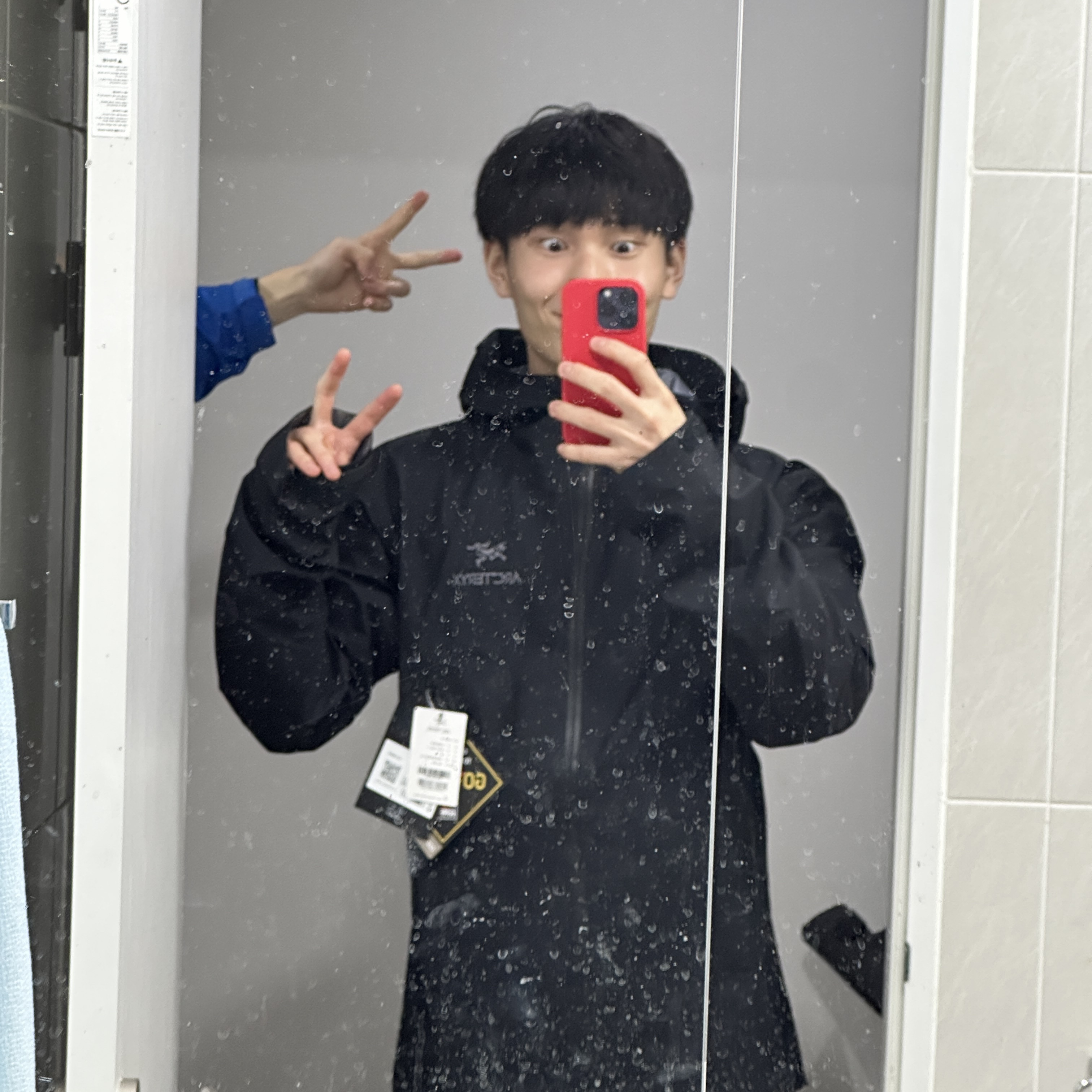 Arc'teryx Beta Jacket Black 착용 스타일