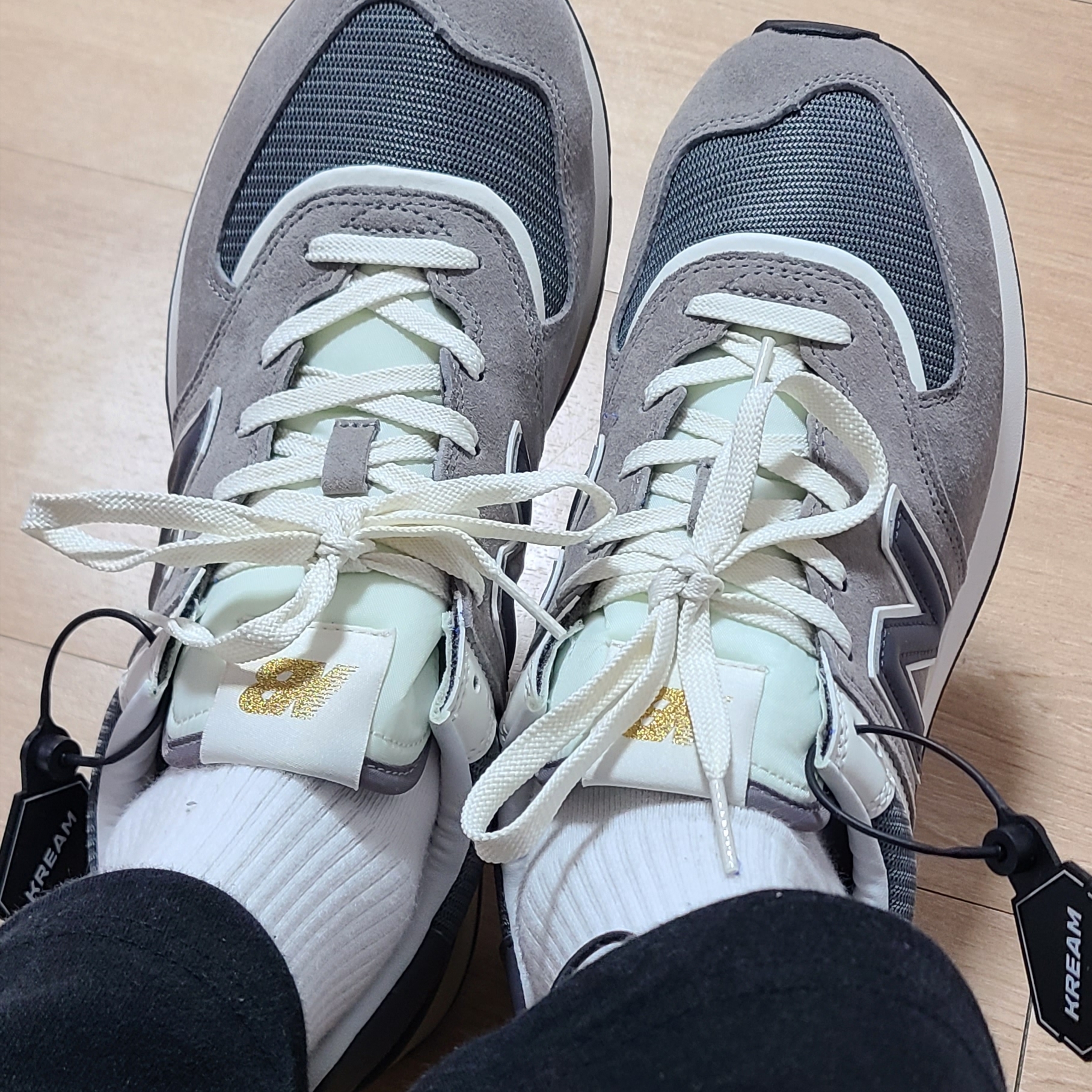 New Balance 574 Legacy Grey 착용 스타일