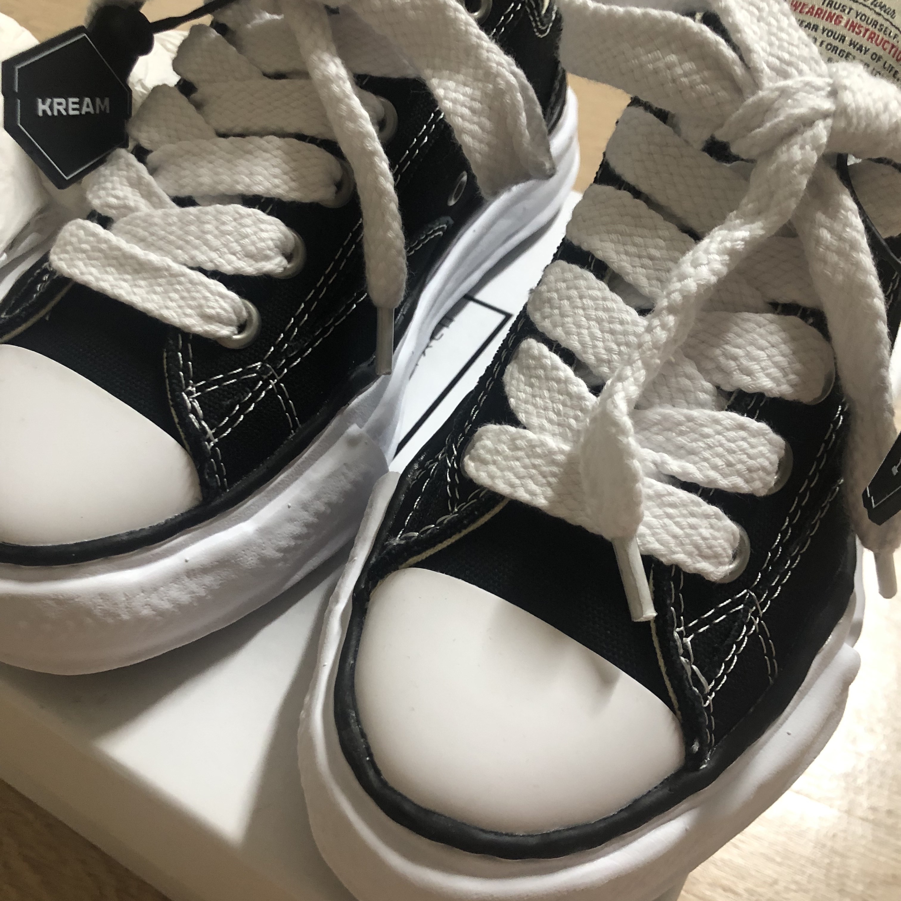 Maison Mihara Yasuhiro Peterson OG Sole Canvas Low Sneakers Black 착용 스타일