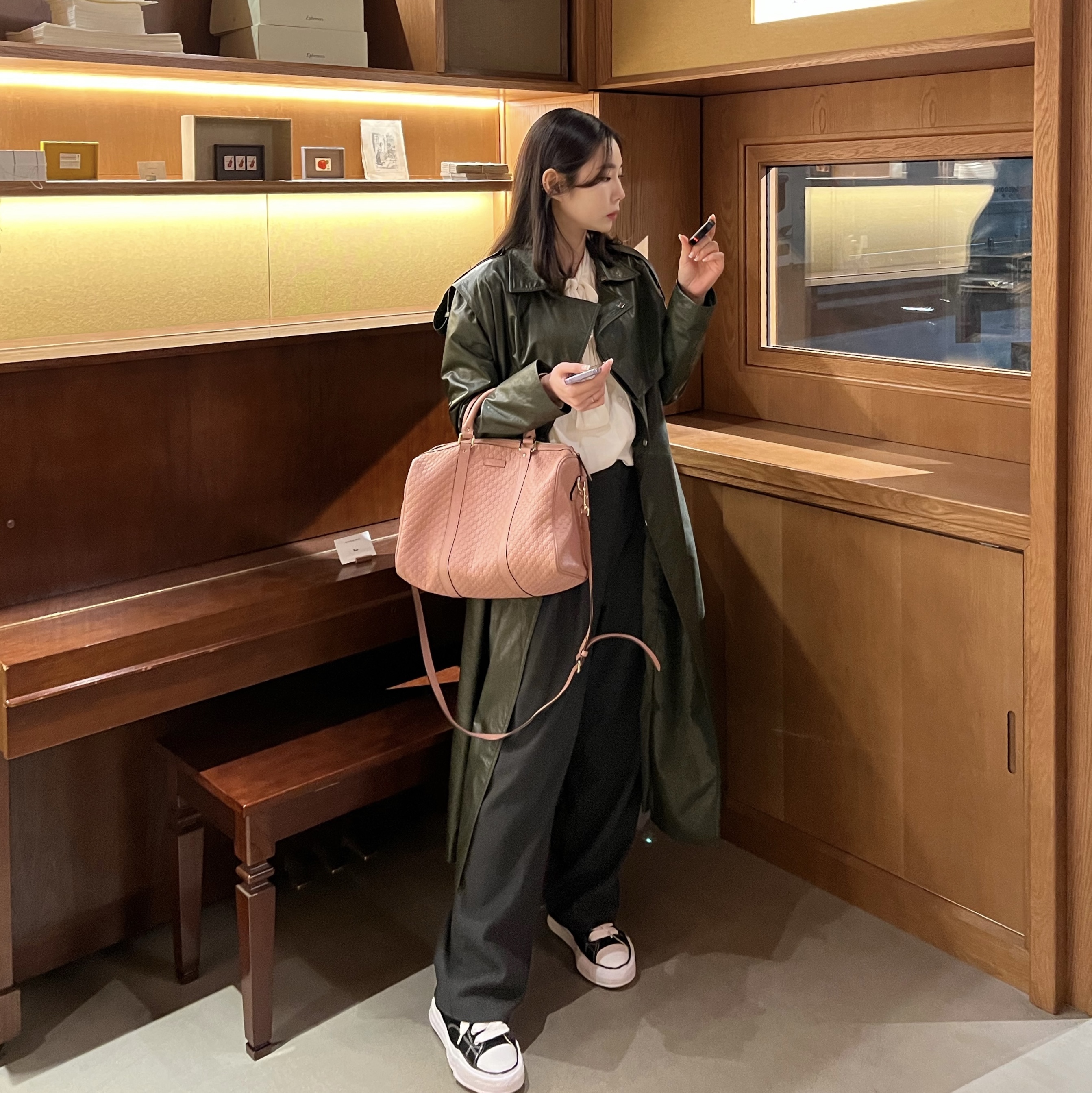 Maison Mihara Yasuhiro Peterson OG Sole Canvas Low Sneakers Black 착용 스타일 - 1